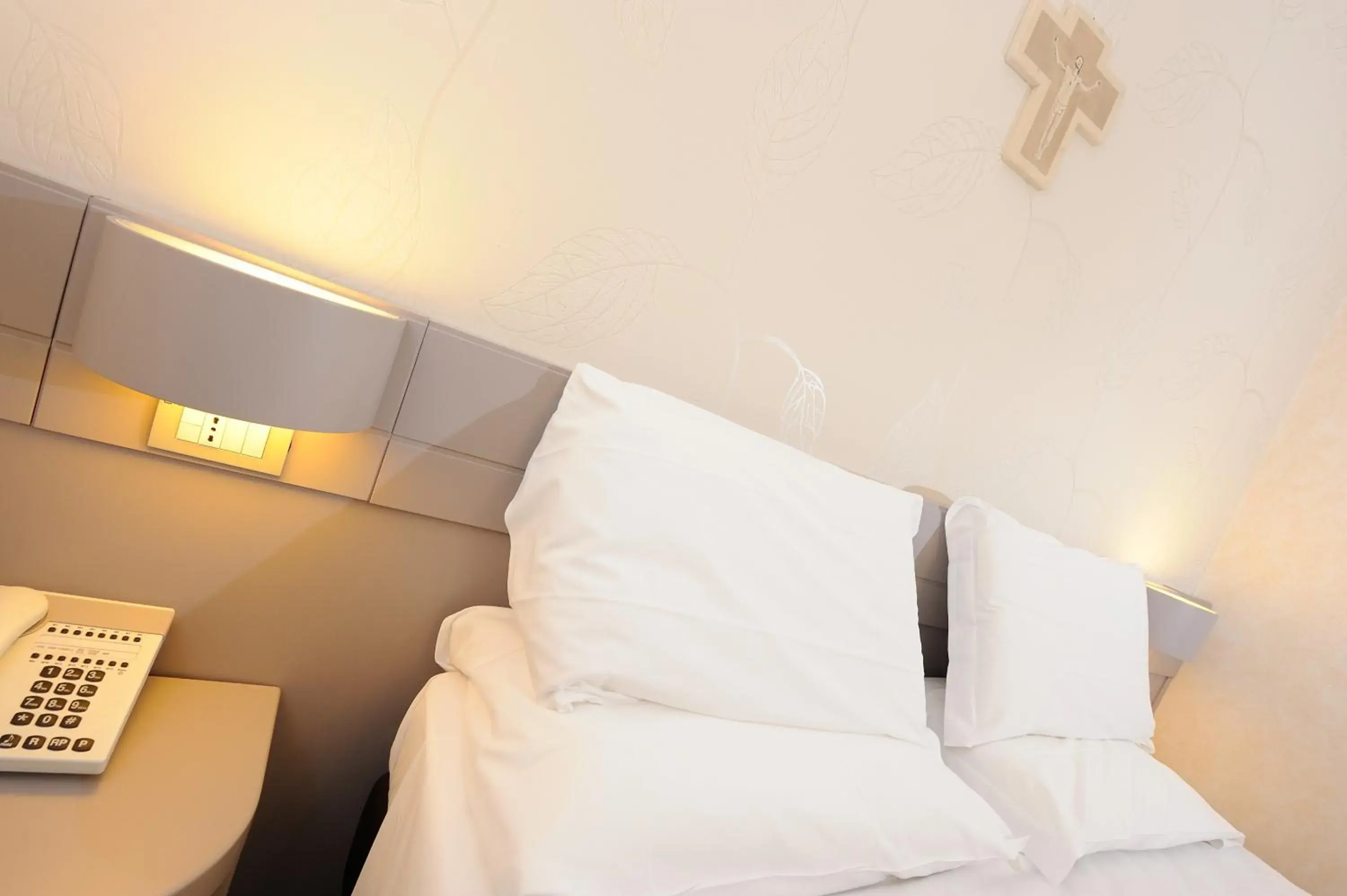 Superior Double or Twin Room with Balcony in Hotel Frate Sole Superior Double or Twin Room with Balcony in Hotel Frate Sole