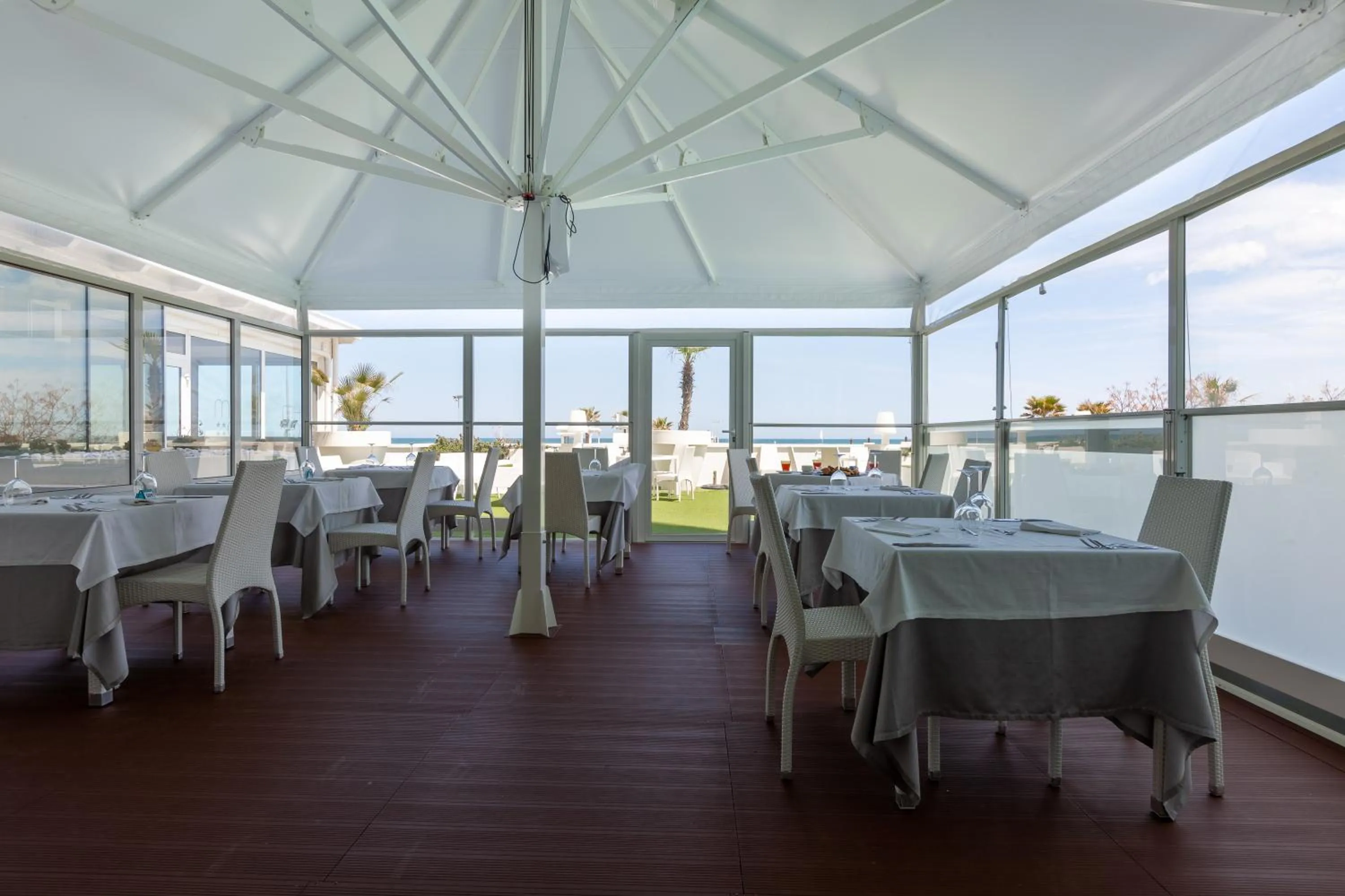 Restaurant/places to eat in Hotel Mediterraneo