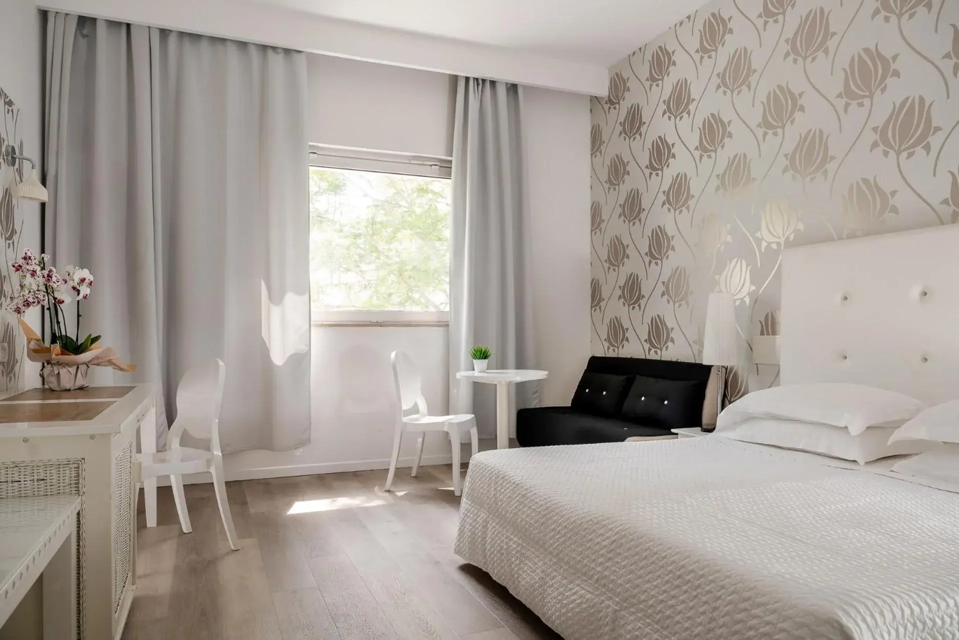 Double Room with Street View - single occupancy in Hotel Mediterraneo Double Room with Street View - single occupancy in Hotel Mediterraneo