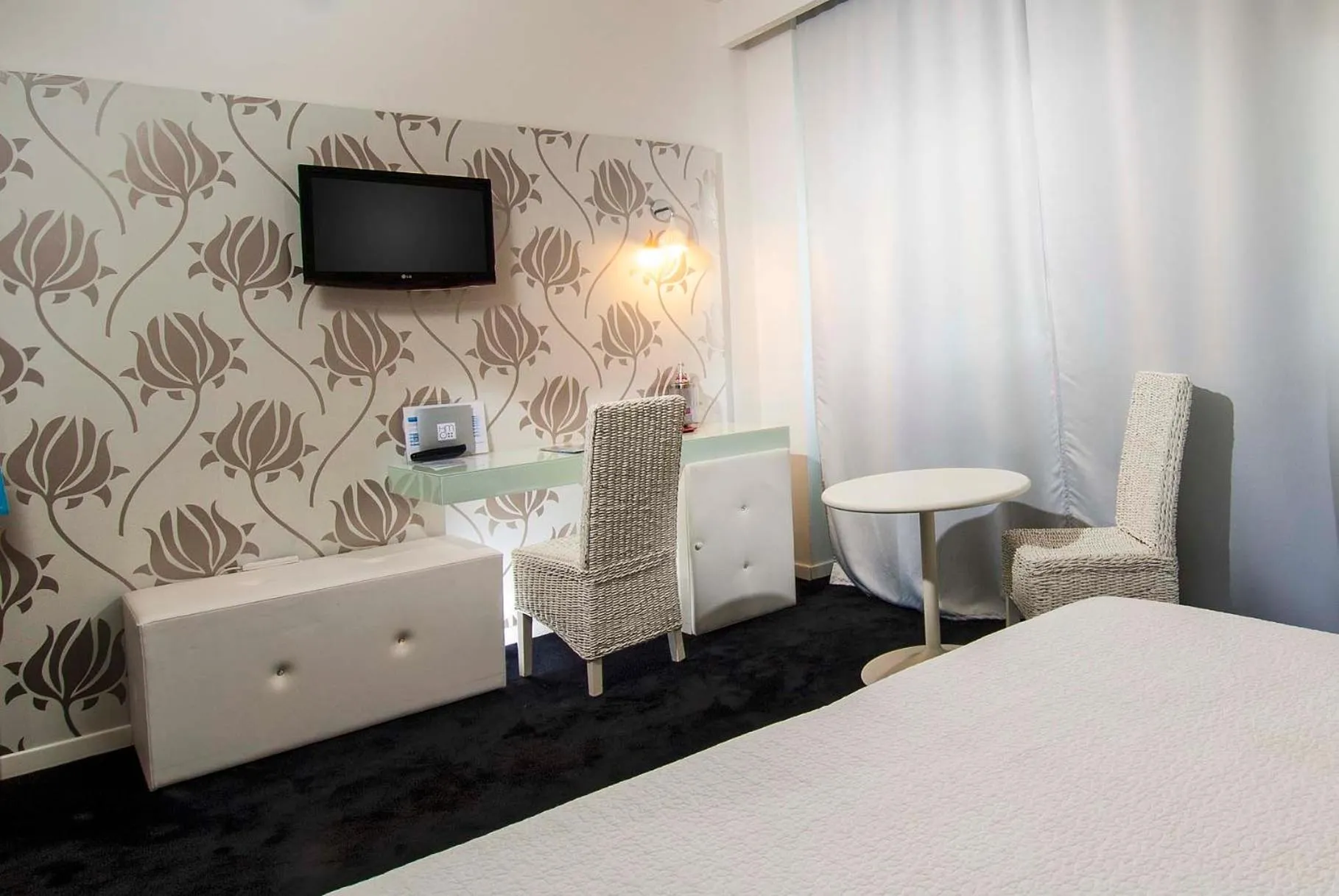 Photo of the whole room, Bed in Hotel Mediterraneo