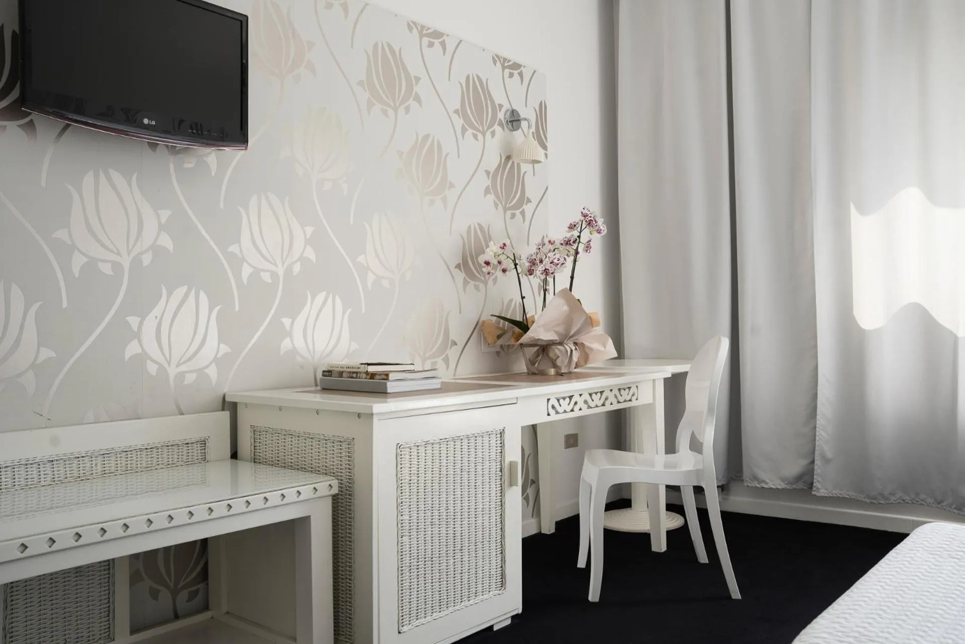 Photo of the whole room in Hotel Mediterraneo