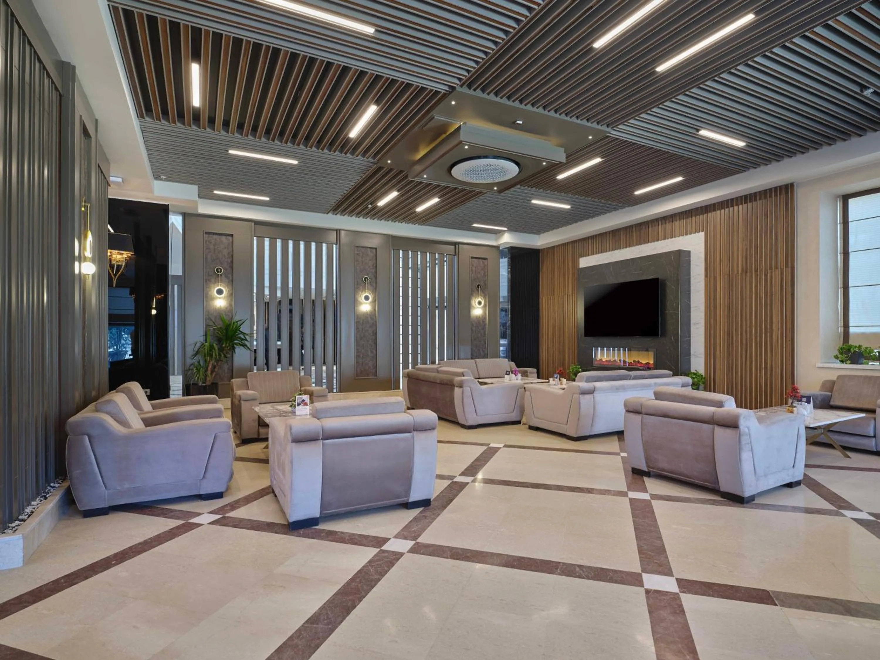 Communal lounge/ TV room in Dedeman Sanliurfa