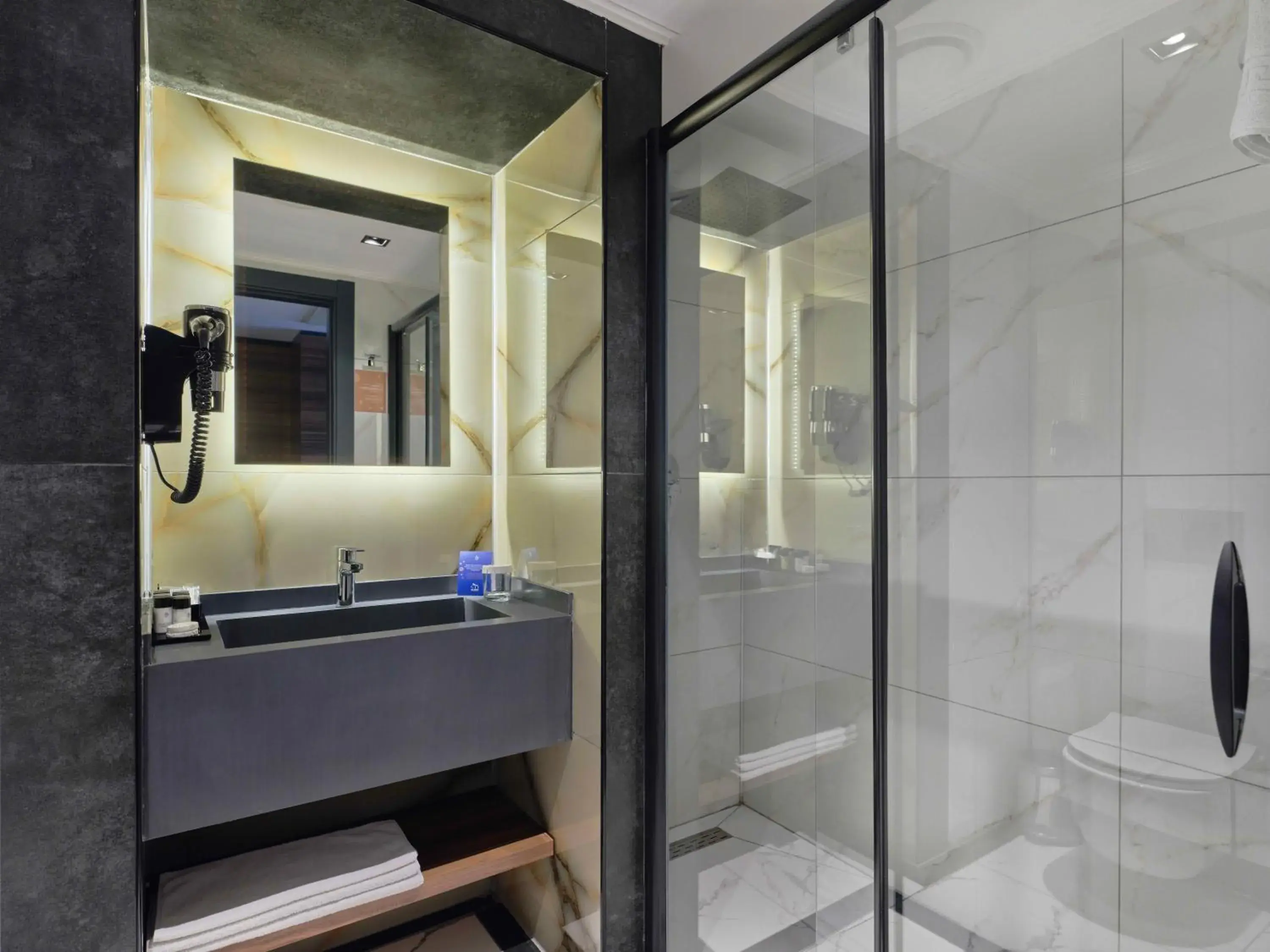 Corner Double Room in Dedeman Sanliurfa Corner Double Room in Dedeman Sanliurfa