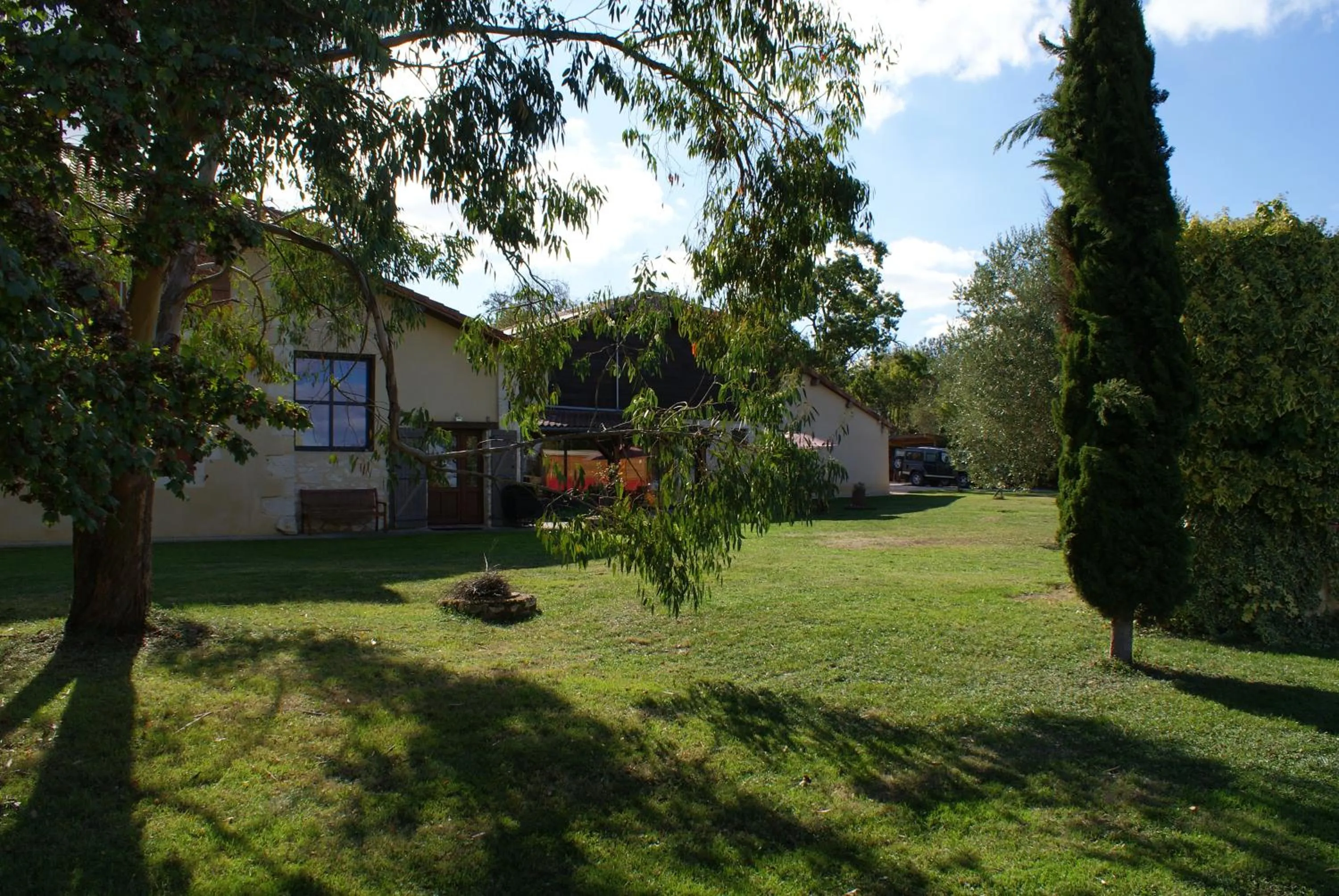 Property building in Au Pichet