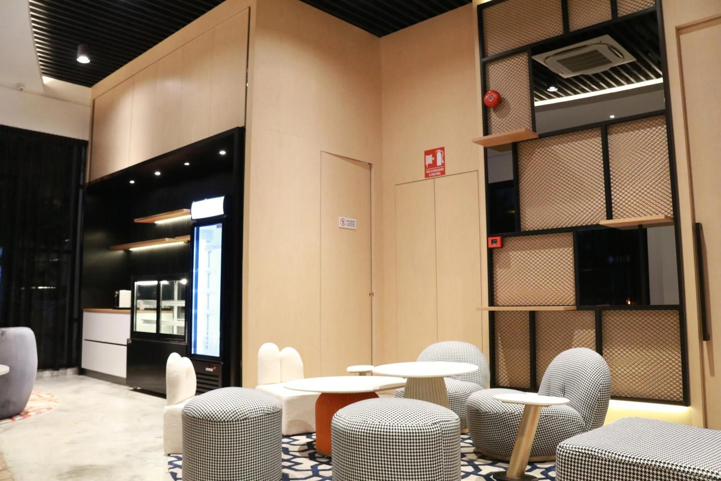 Coffee/tea facilities in OTEL Hotel Suite