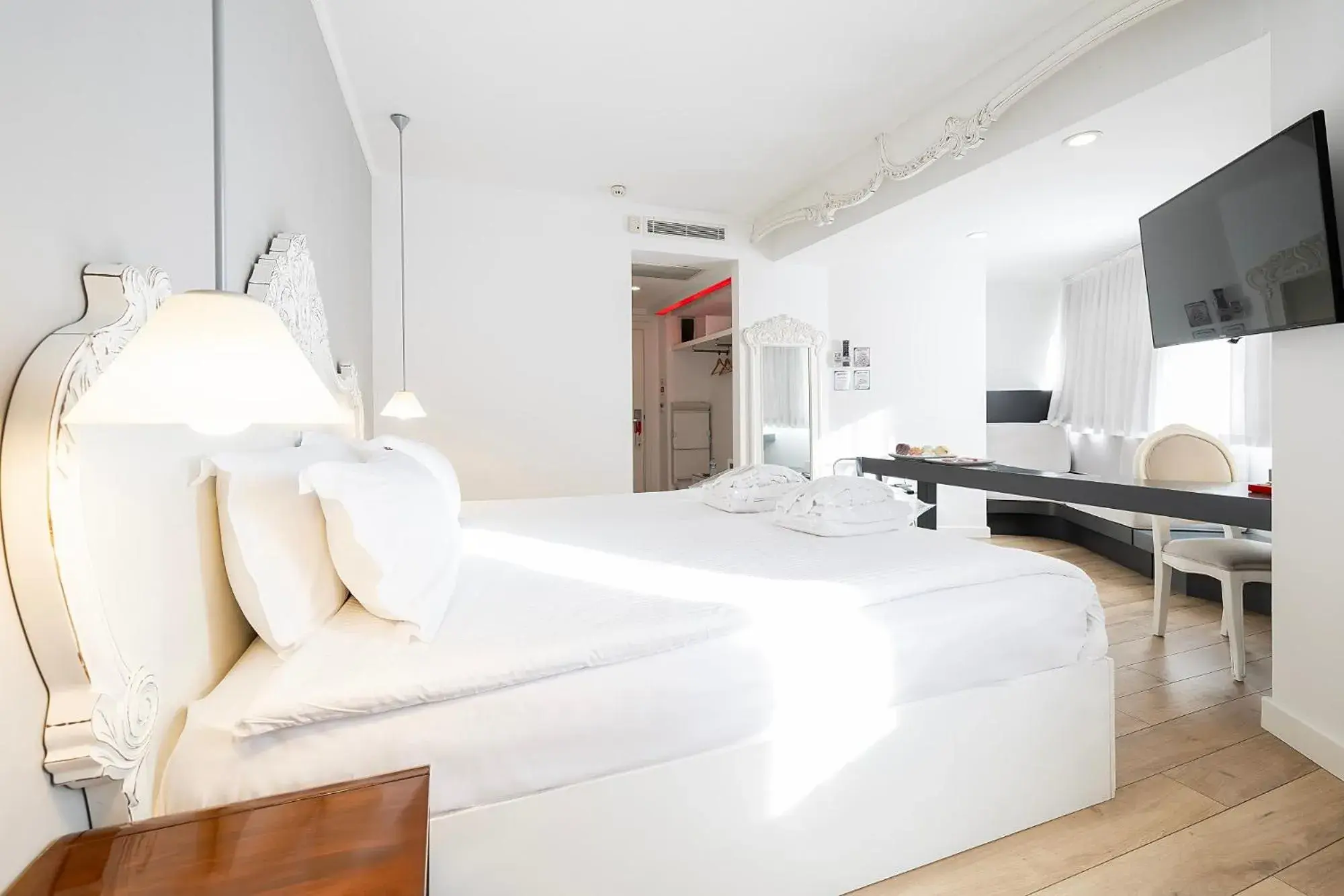 Bed in Hotel Beyond Bed in Hotel Beyond