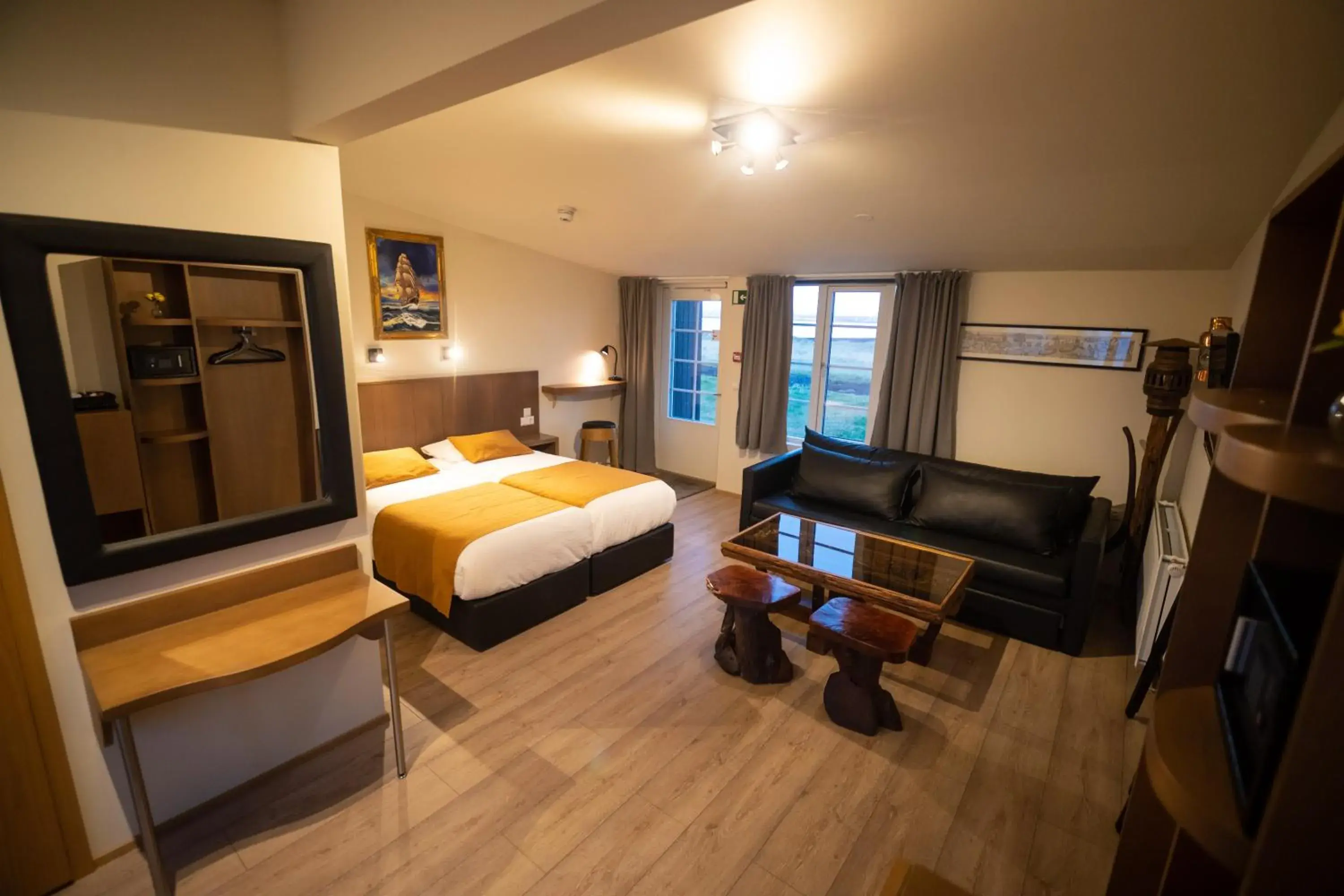 Superior Twin Room in Hlid Fisherman's Village Superior Twin Room in Hlid Fisherman's Village