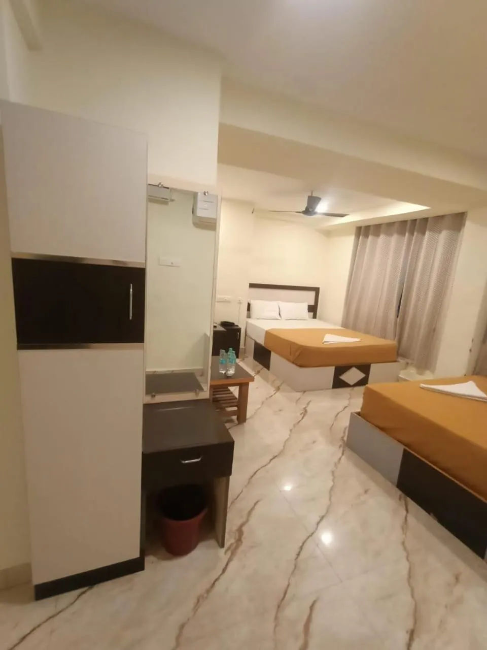 Bed in Srirathna Temple View Inn