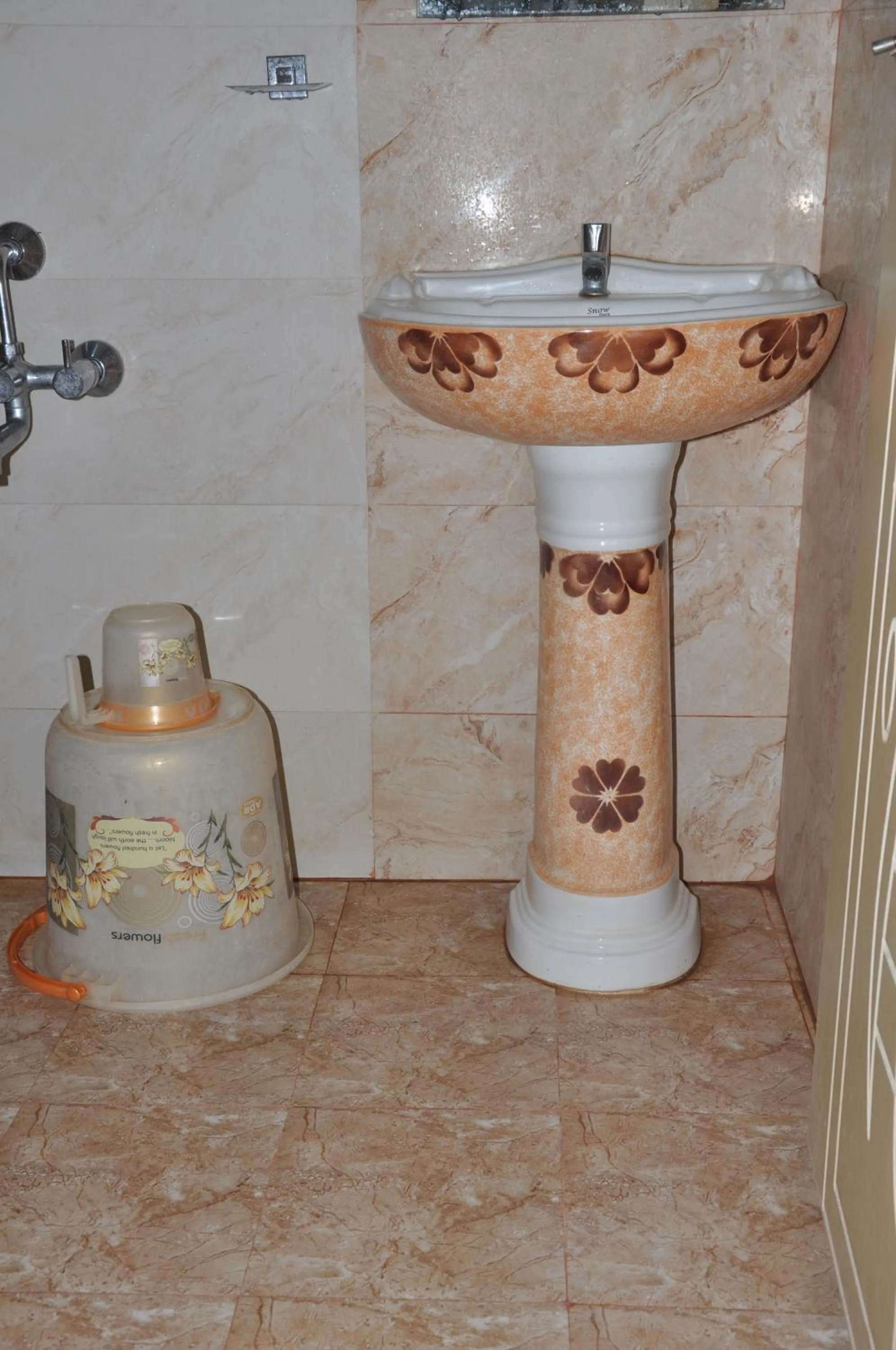 Srirathna Temple View Inn