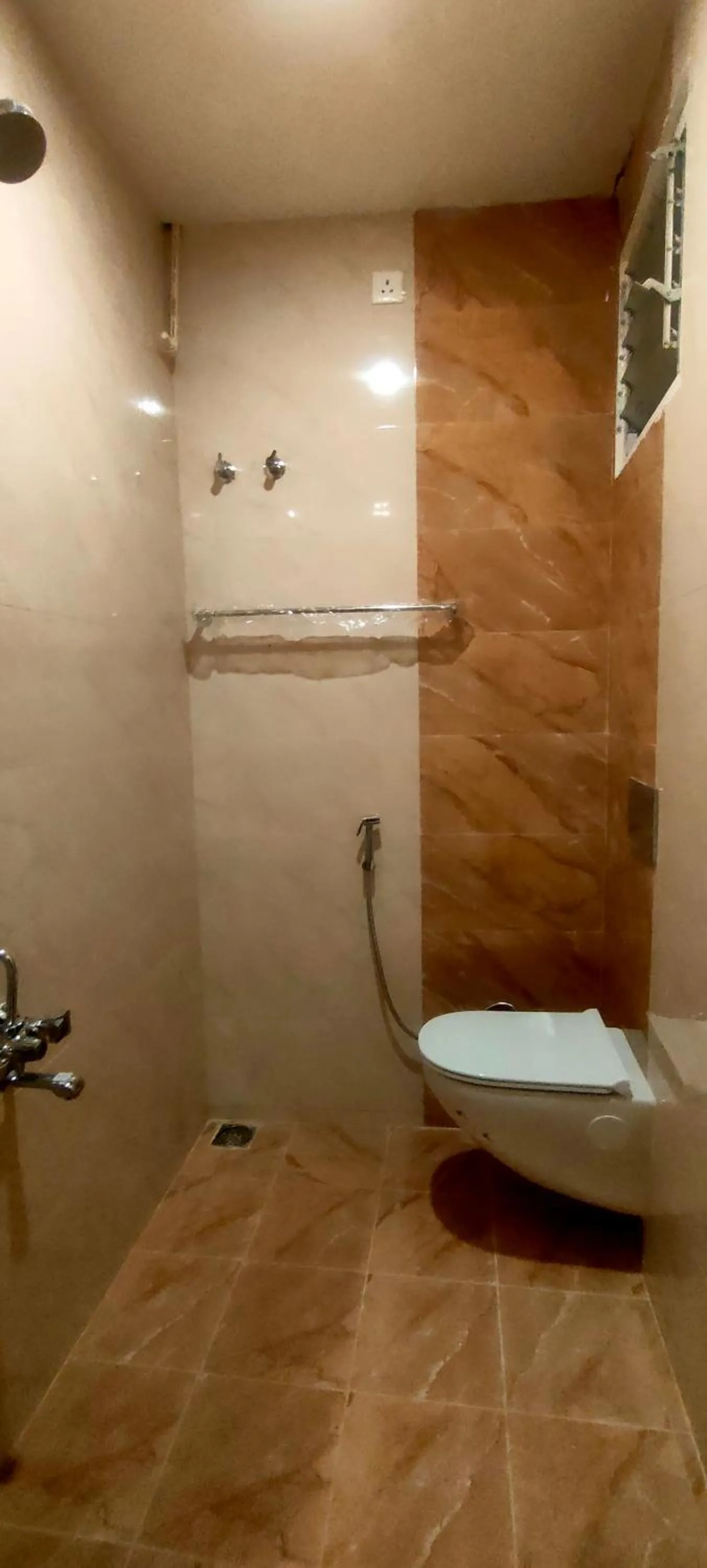 Srirathna Temple View Inn