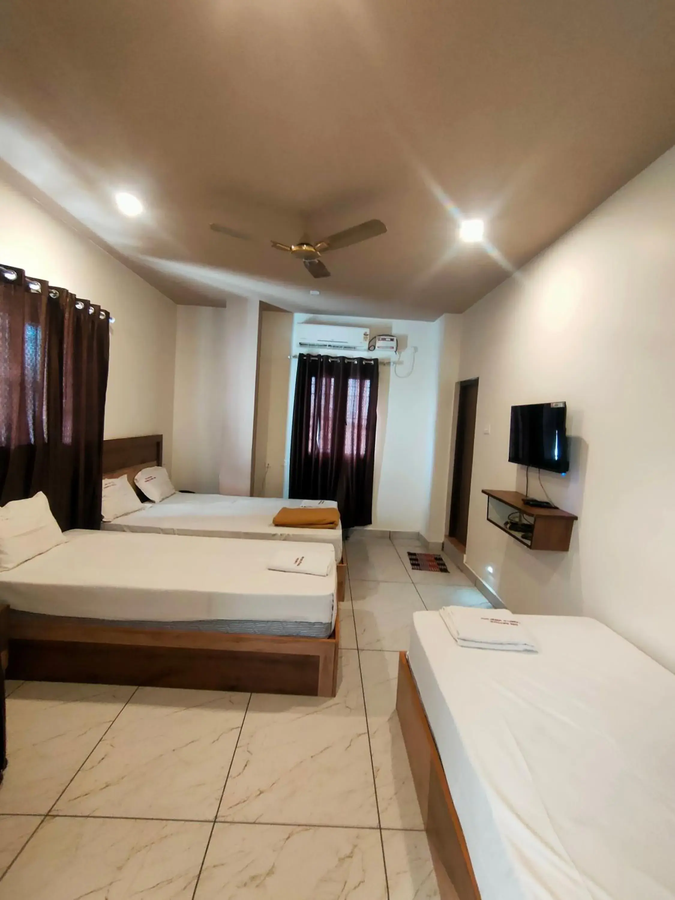 Bed in Srirathna Temple View Inn Bed in Srirathna Temple View Inn