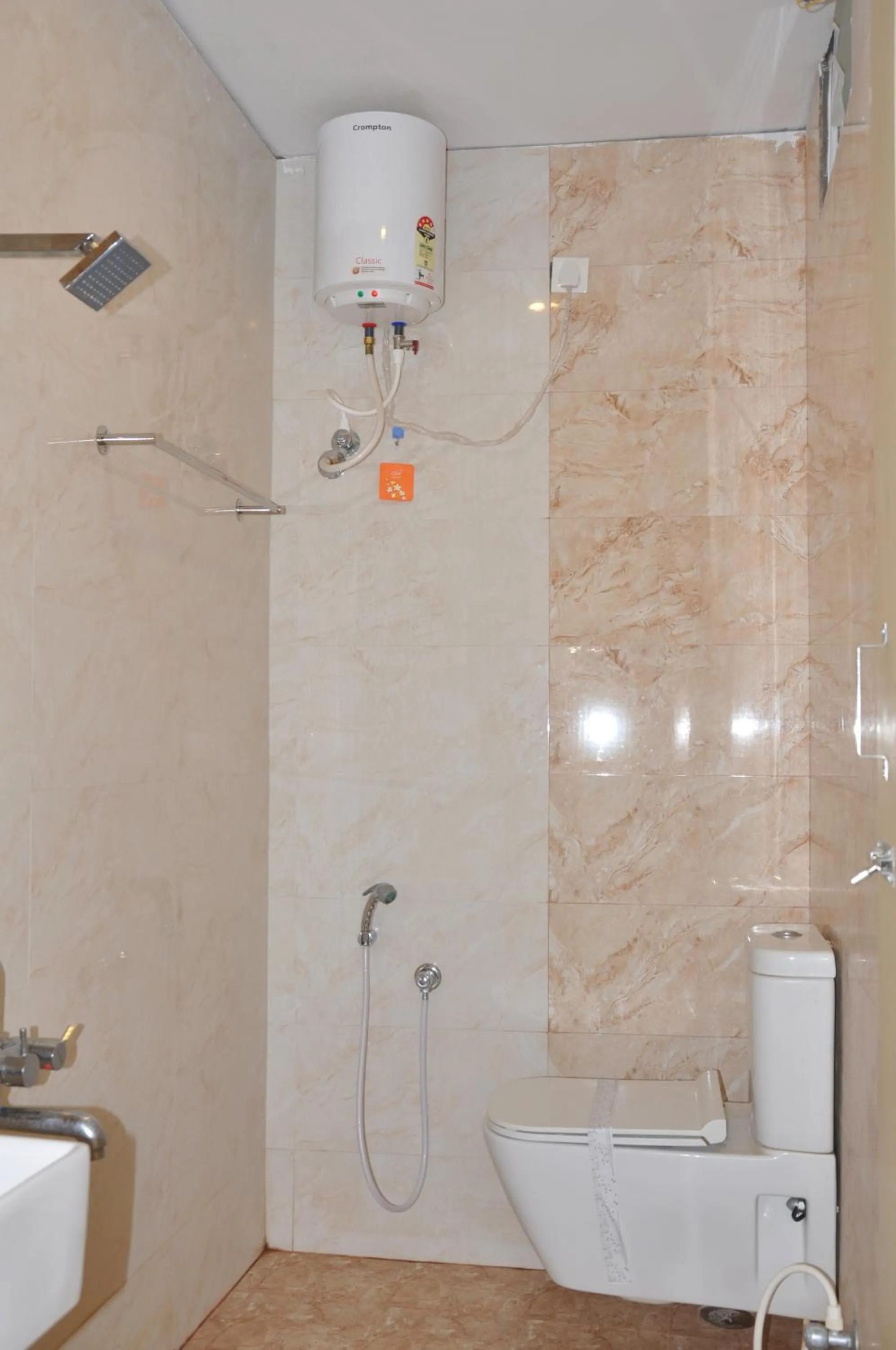 Srirathna Temple View Inn