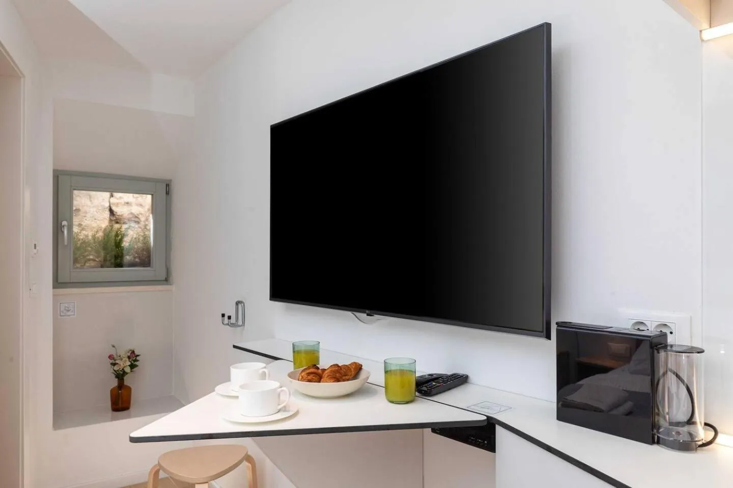 TV and multimedia in Old Town Apartments u nikse