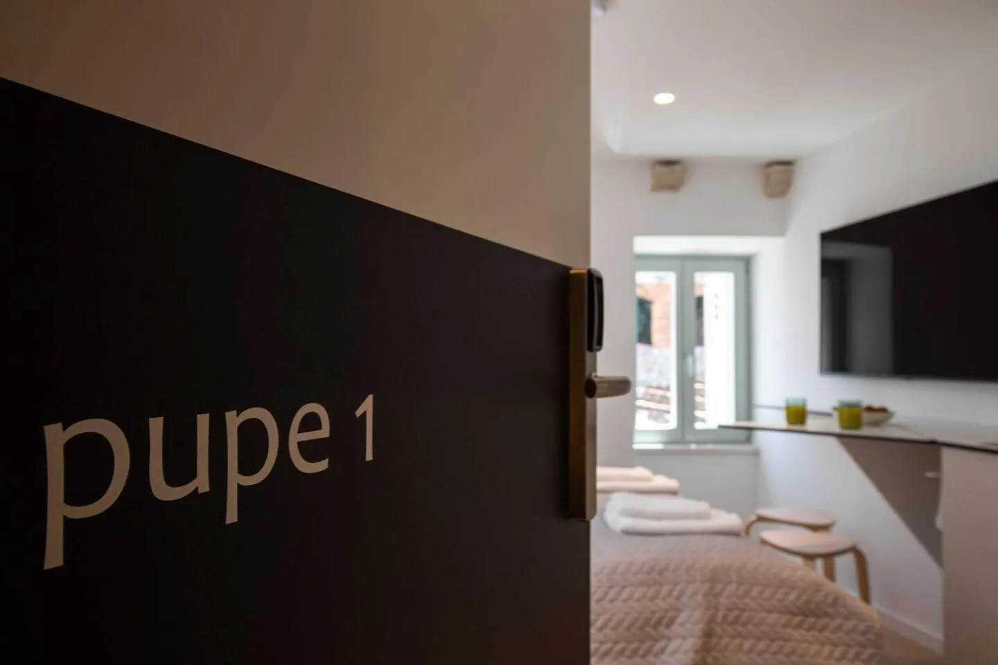 Bedroom in Old Town Apartments u nikse