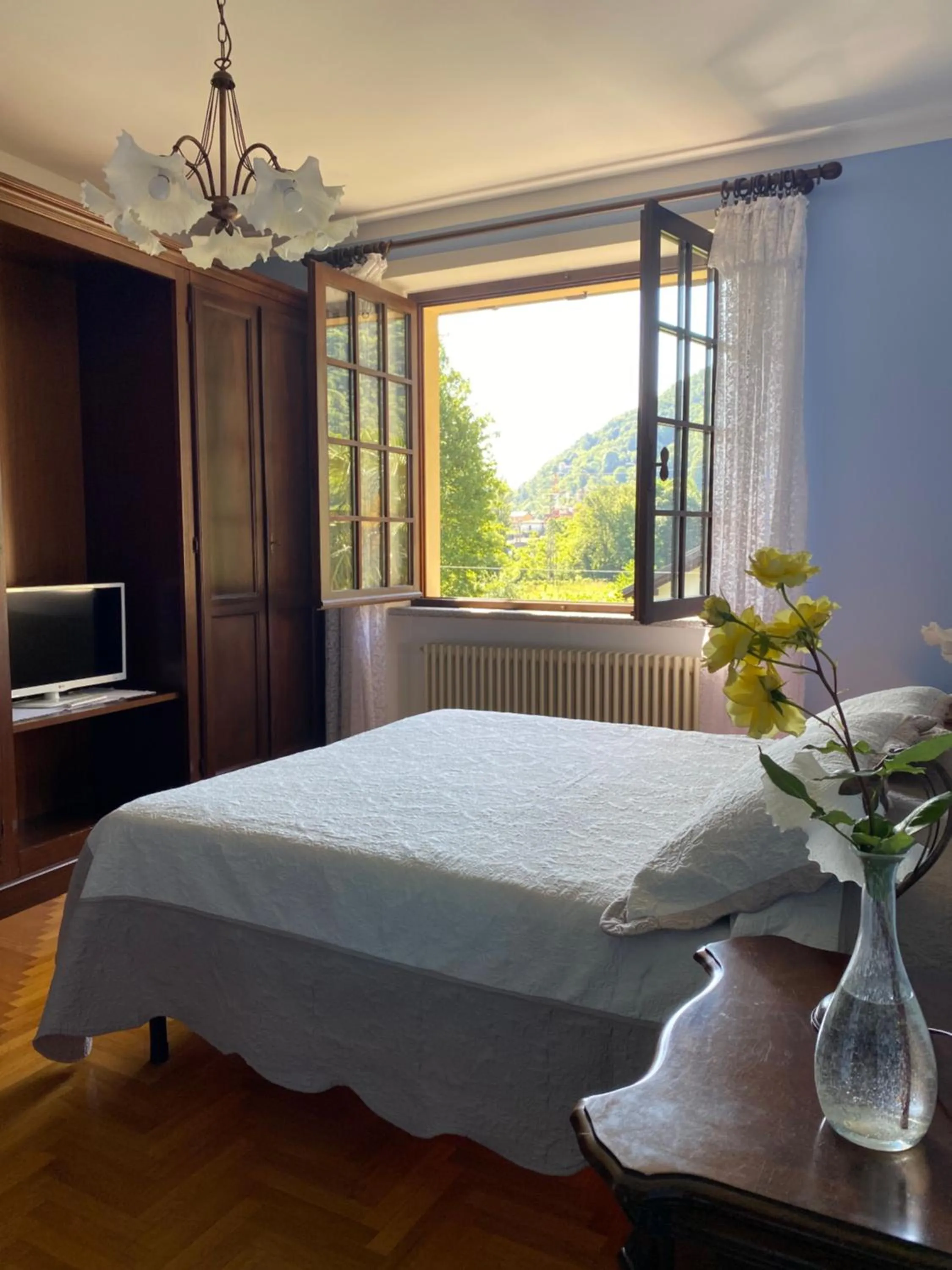 View (from property/room), Bed in B&B Azalea