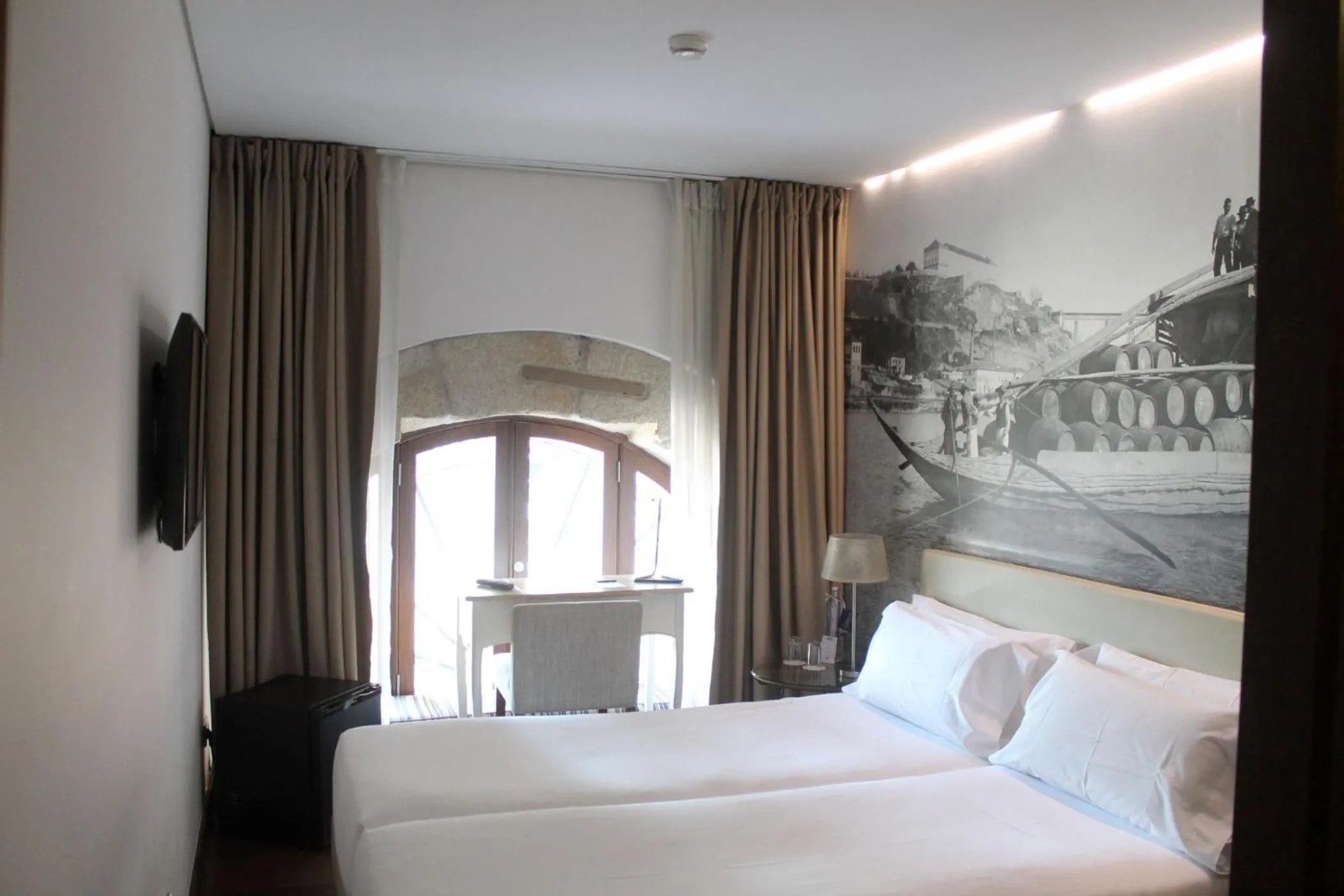 Bedroom, Bed in Oca Ribeira do Porto Hotel