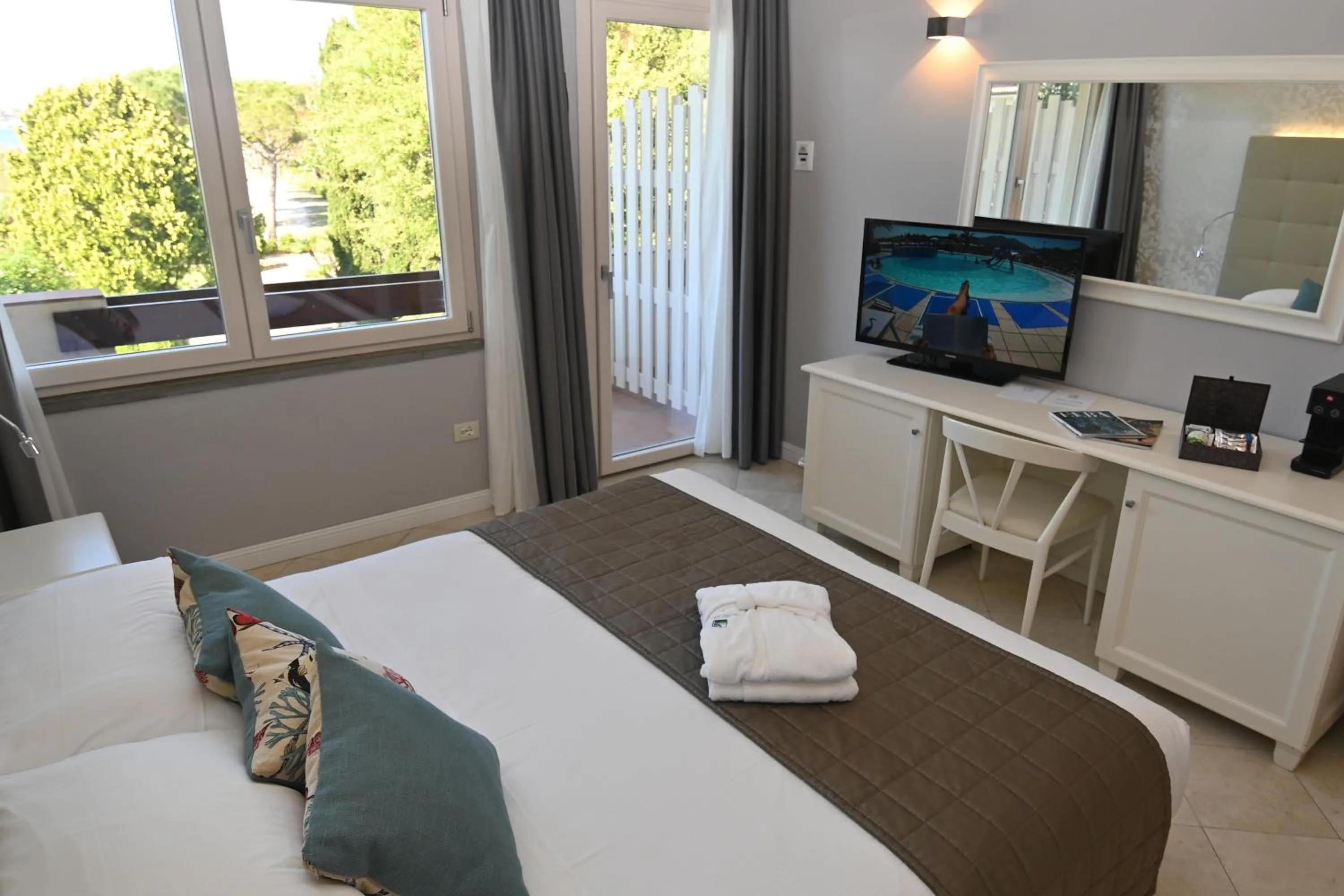 Bedroom, Bed in Hotel Airone isola d'Elba