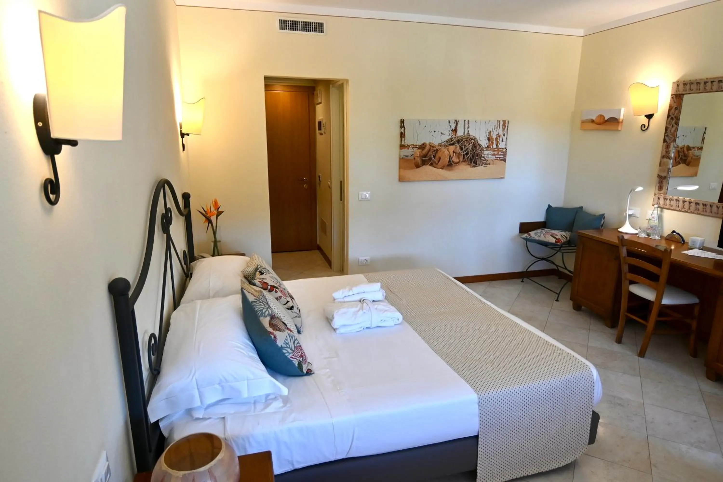 Bedroom, Bed in Hotel Airone isola d'Elba