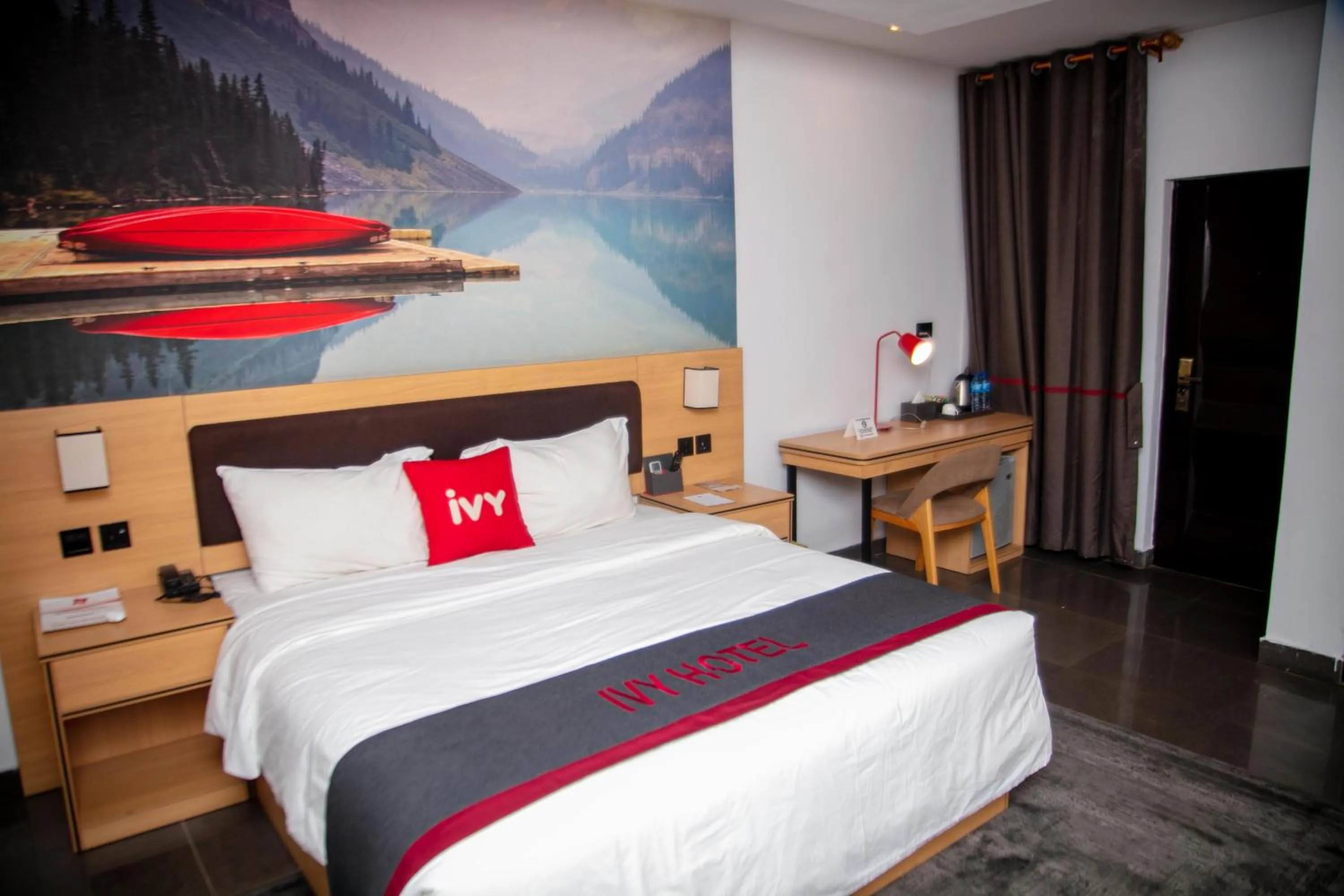 Bed in Ivy Hotel Emerald