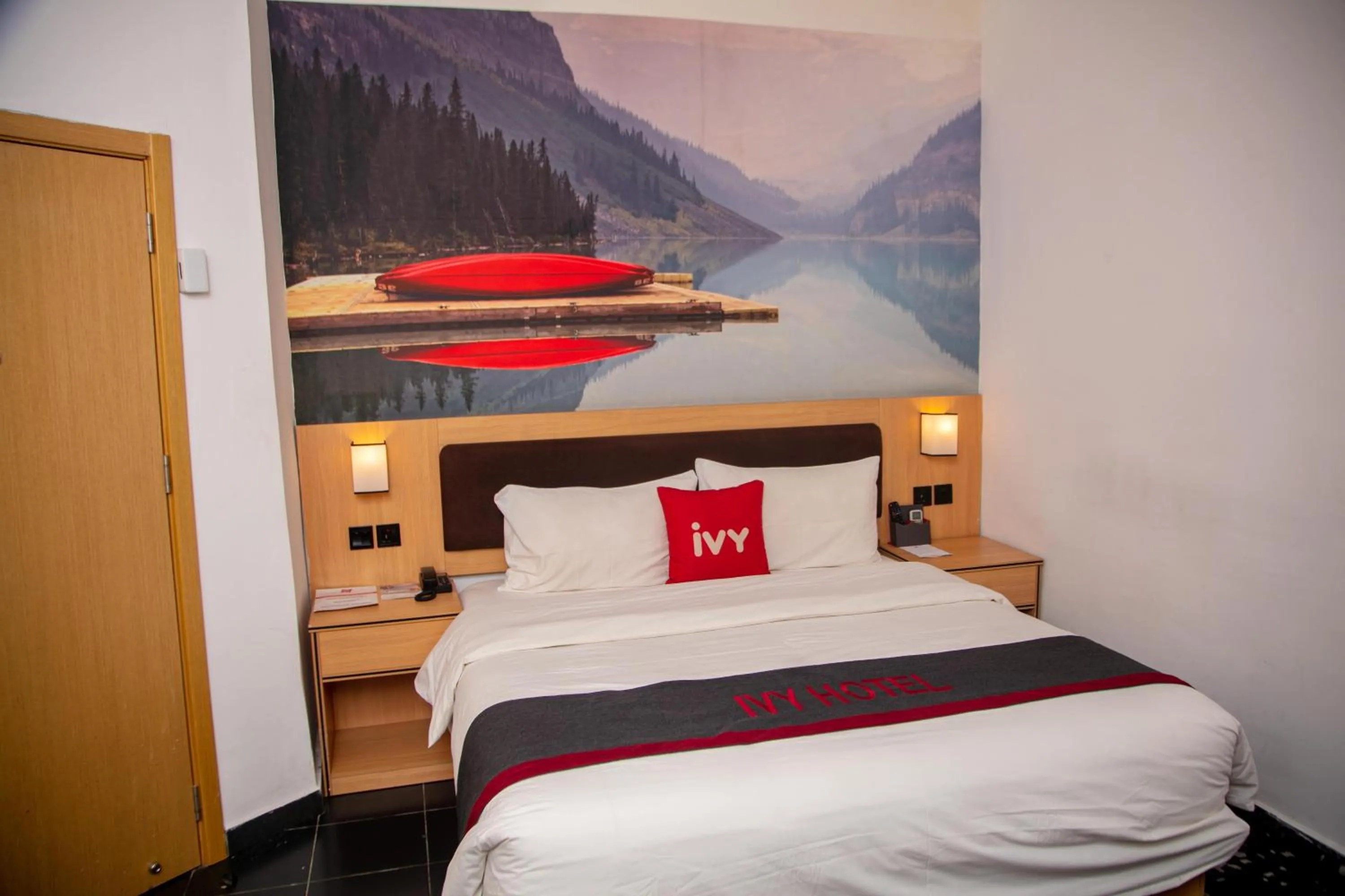 Bed in Ivy Hotel Emerald