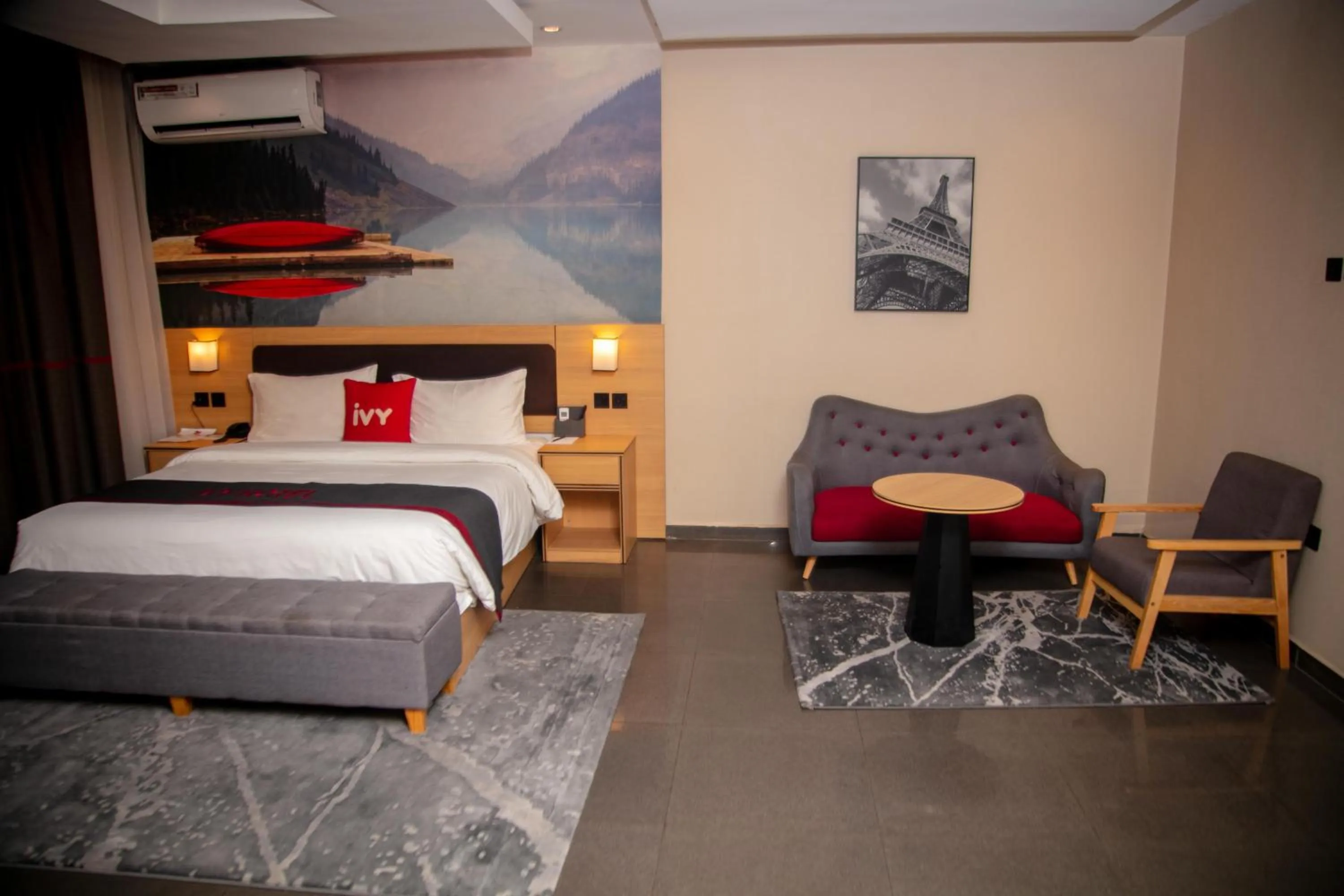 Bed in Ivy Hotel Emerald