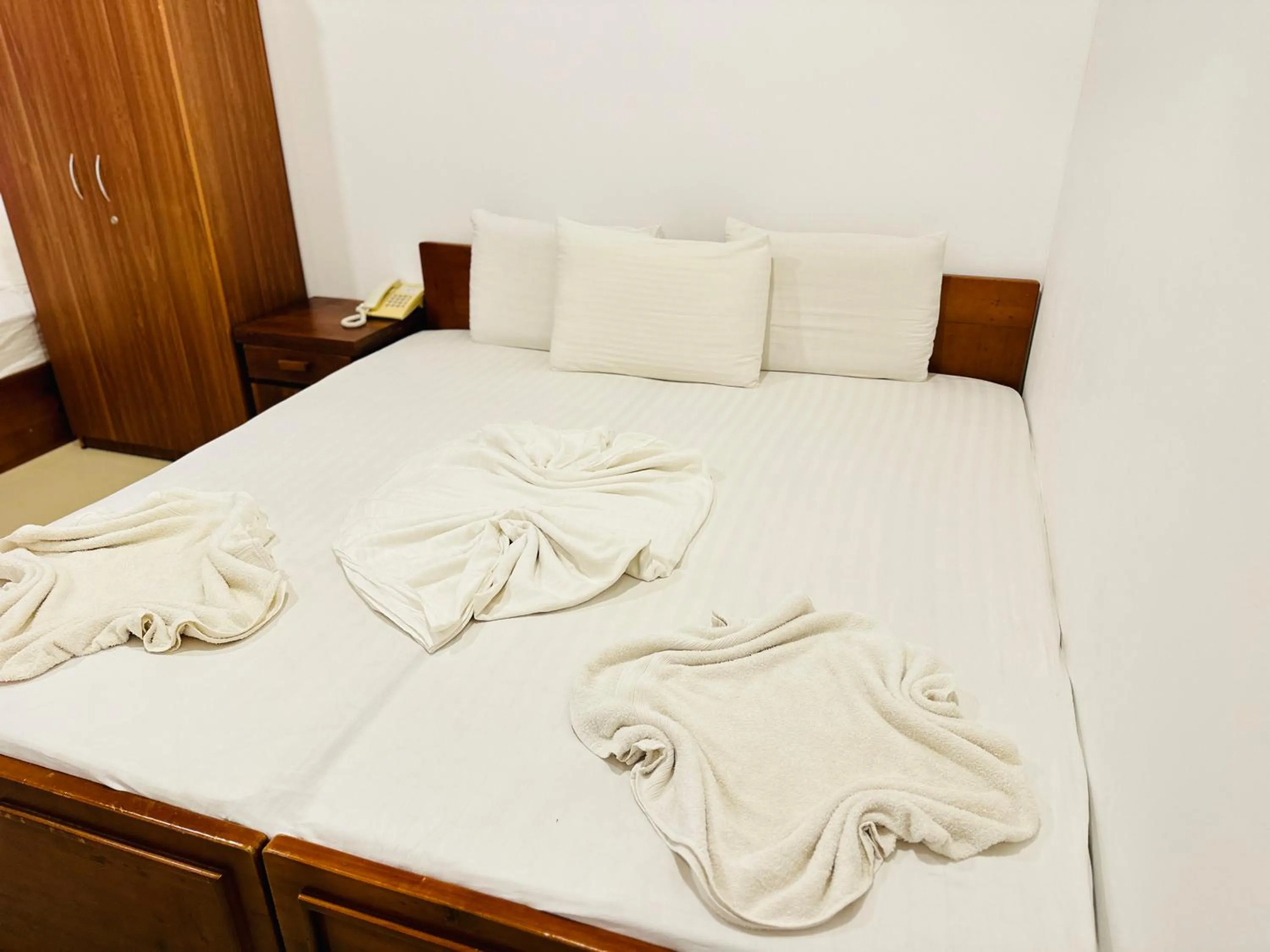 Bed in Gamodh Citadel Resort