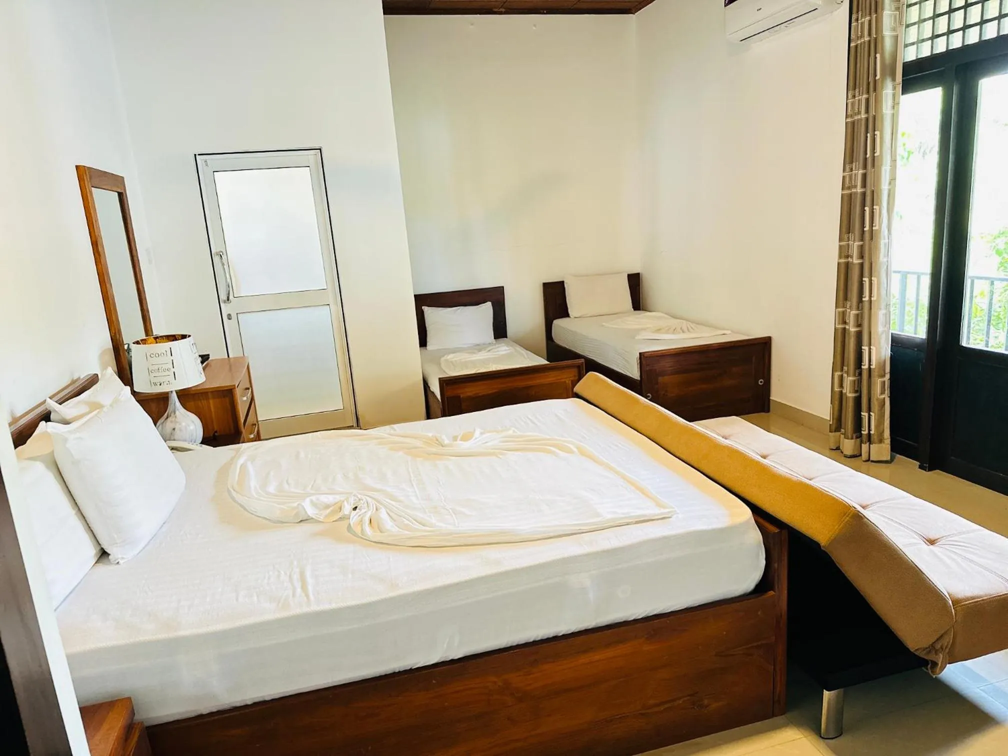 Bed in Gamodh Citadel Resort