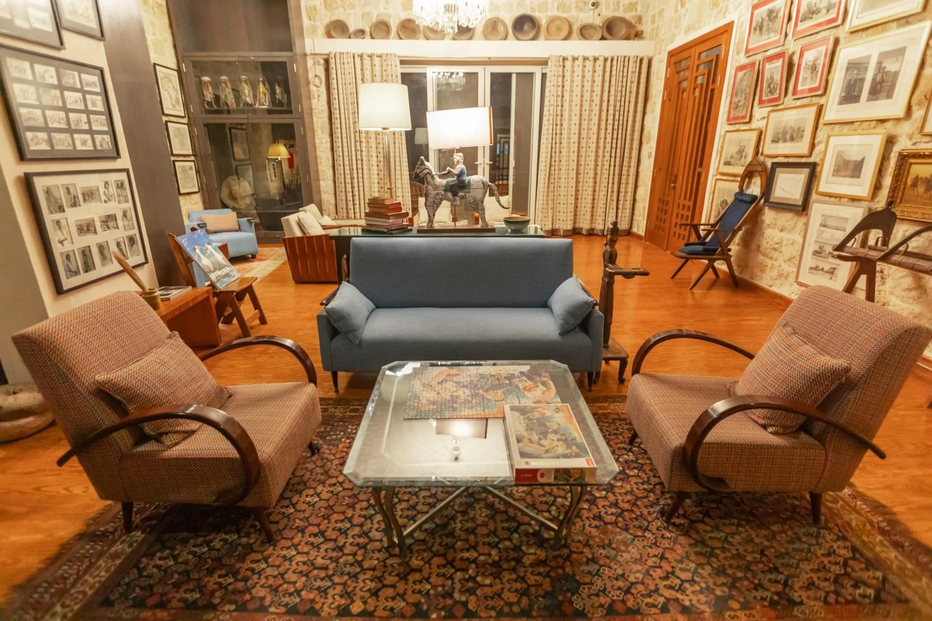 Library in Wadi Sabarah Lodge