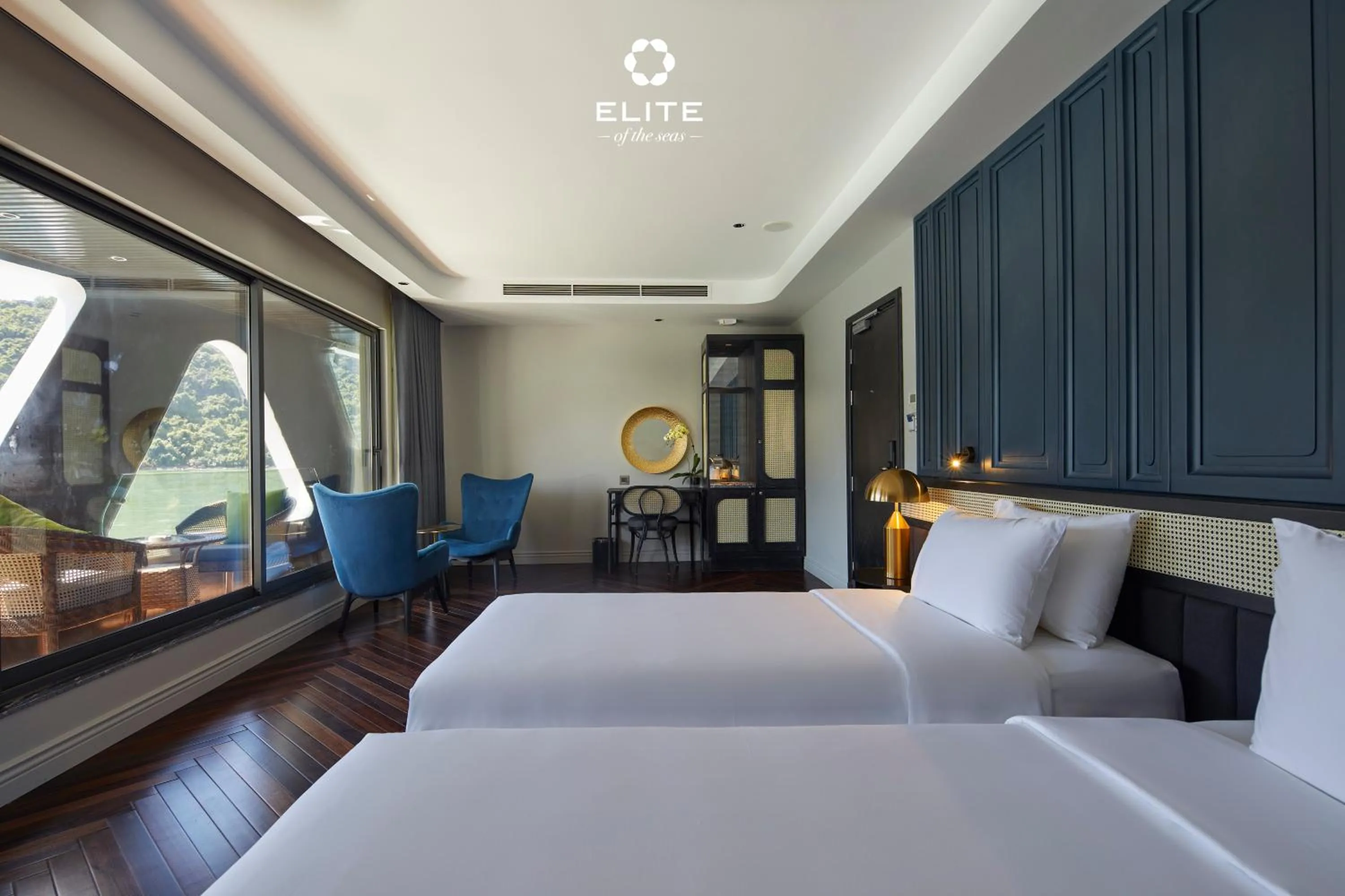 Bed in Elite of the Seas