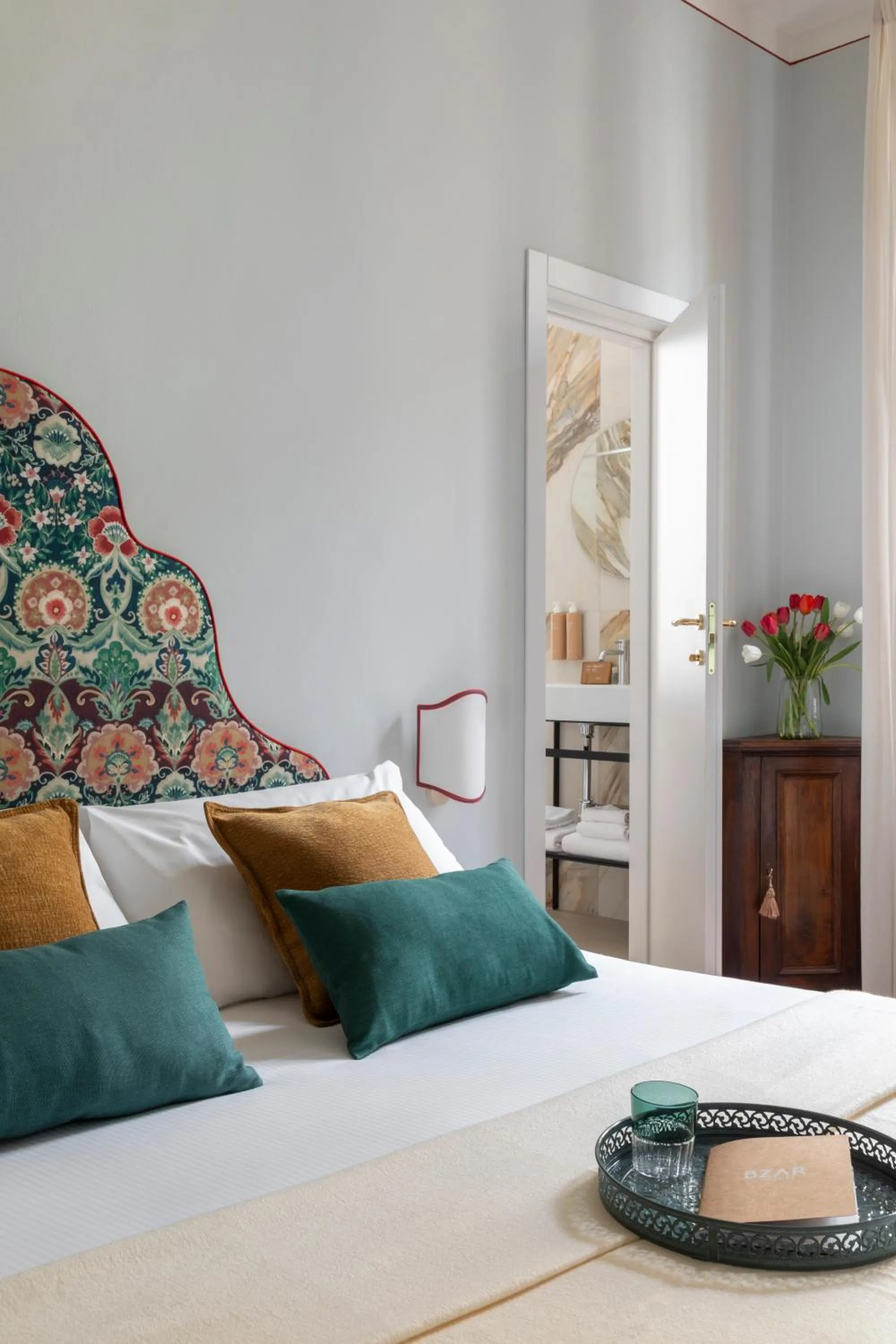 Bed in Hotel Galileo