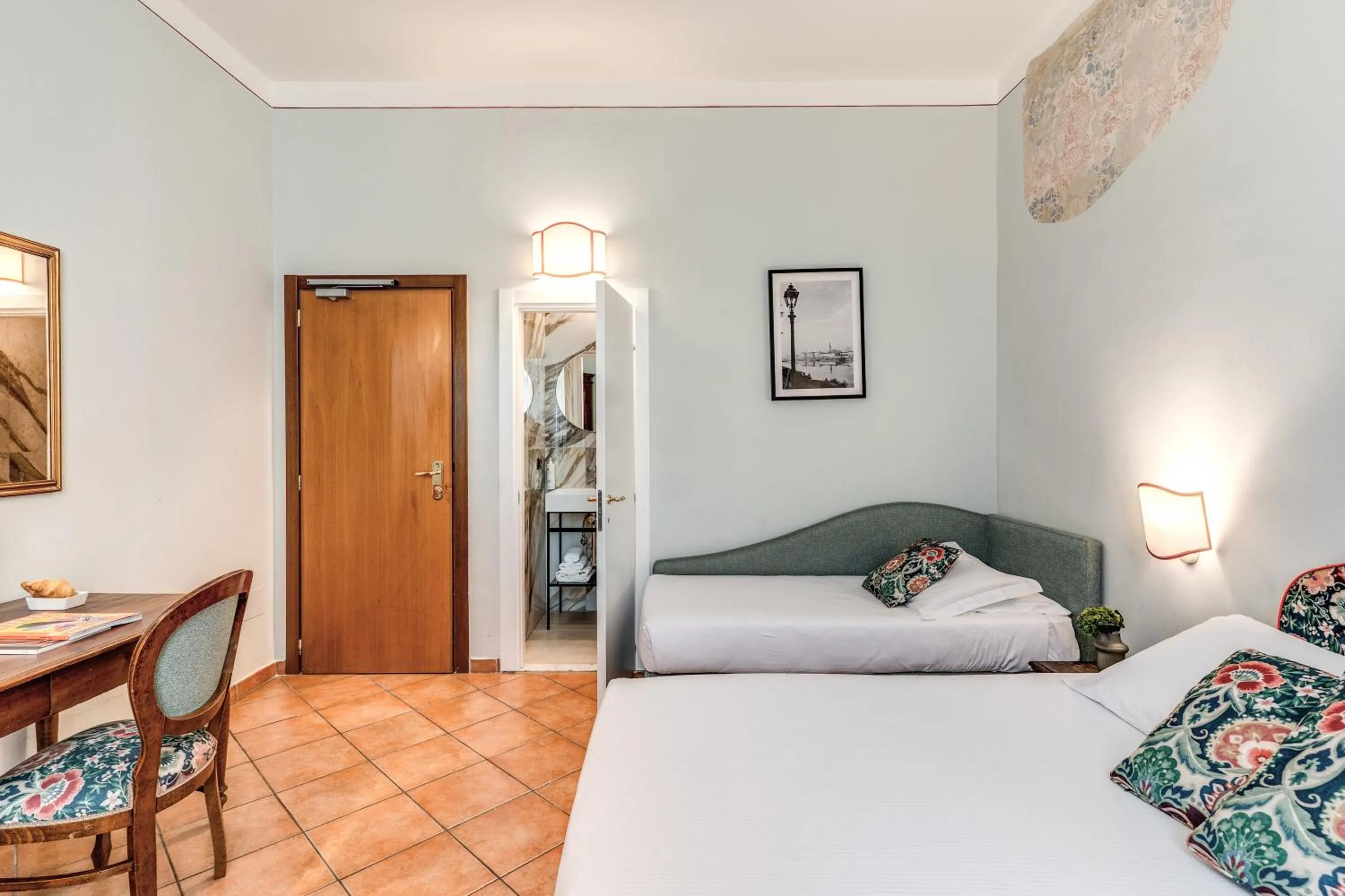 Bed in Hotel Galileo