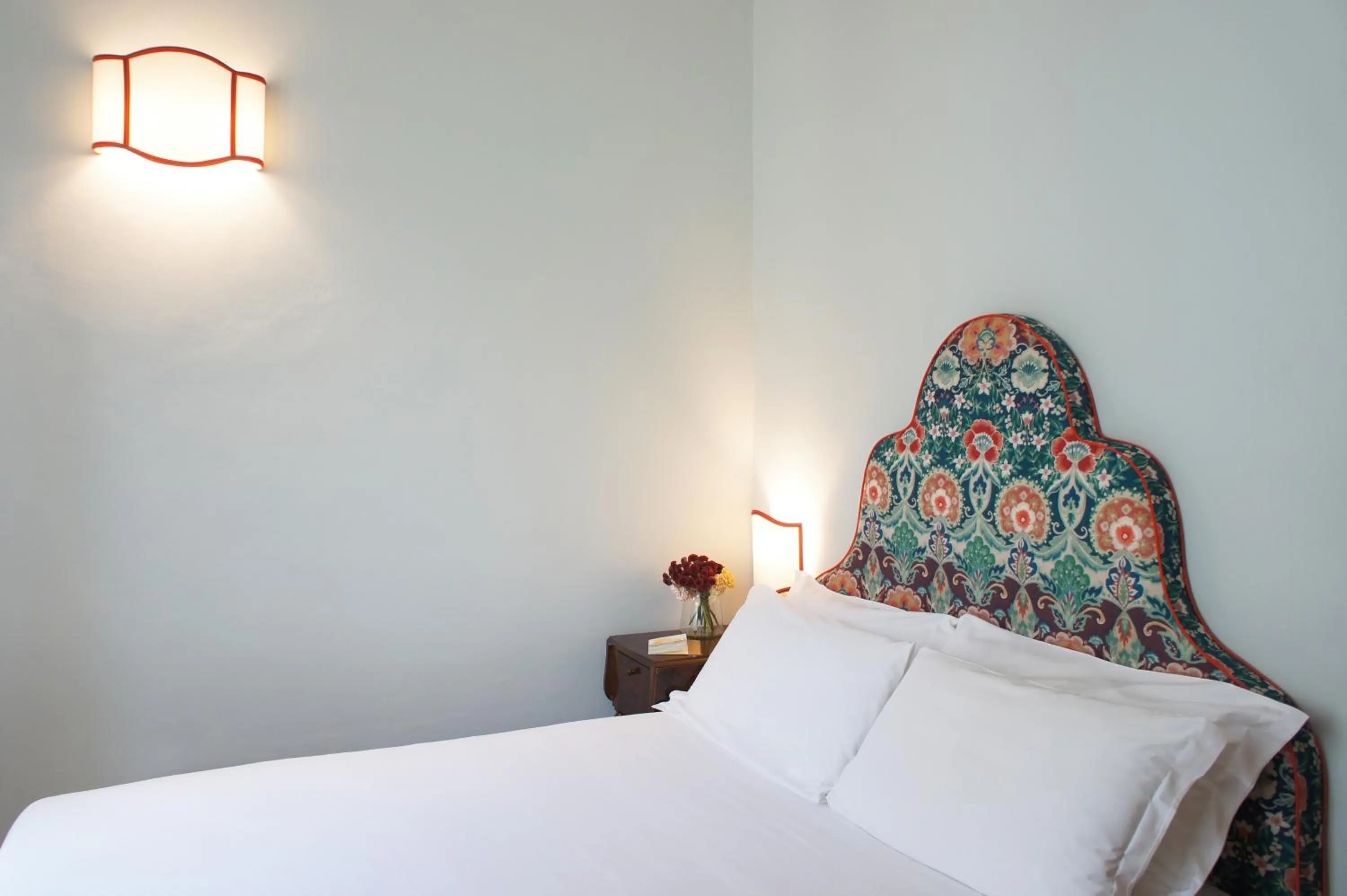 Bed in Hotel Galileo