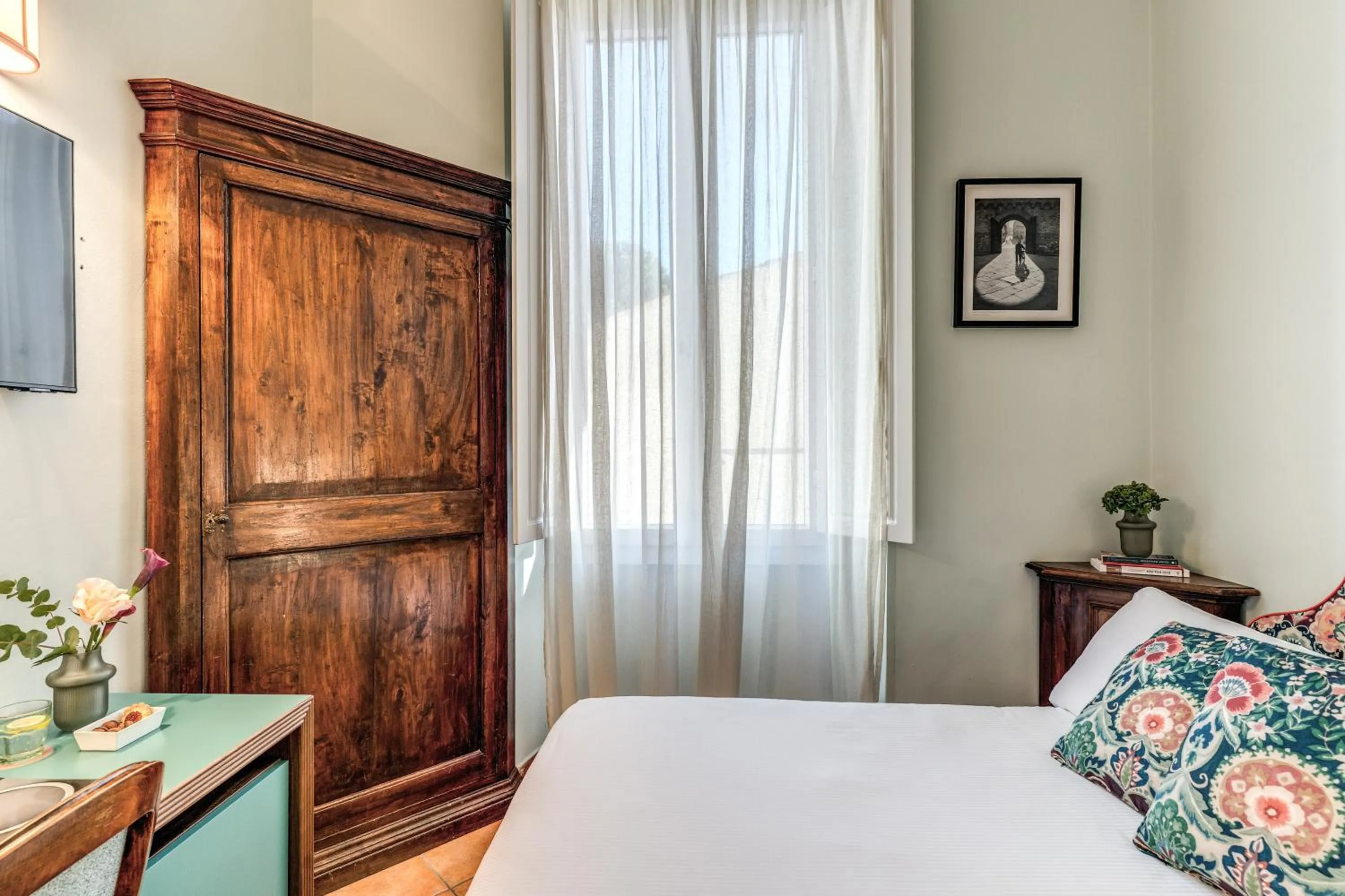 Bed in Hotel Galileo