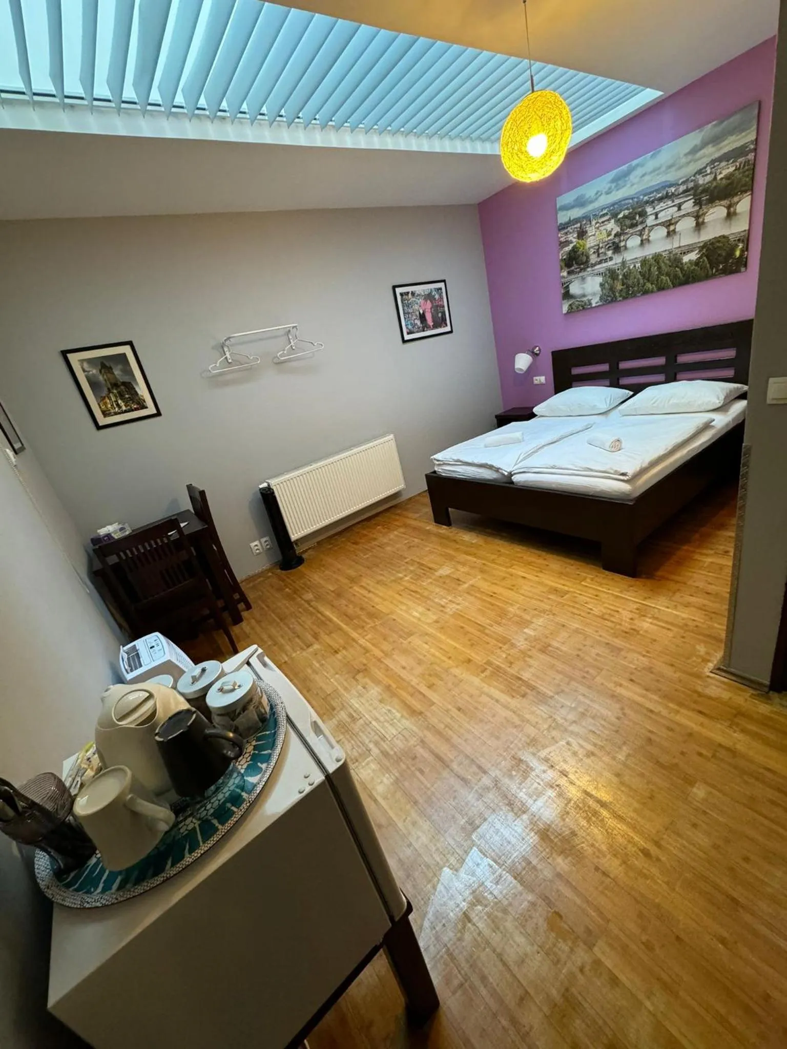 Bedroom, Bed in Central Studios