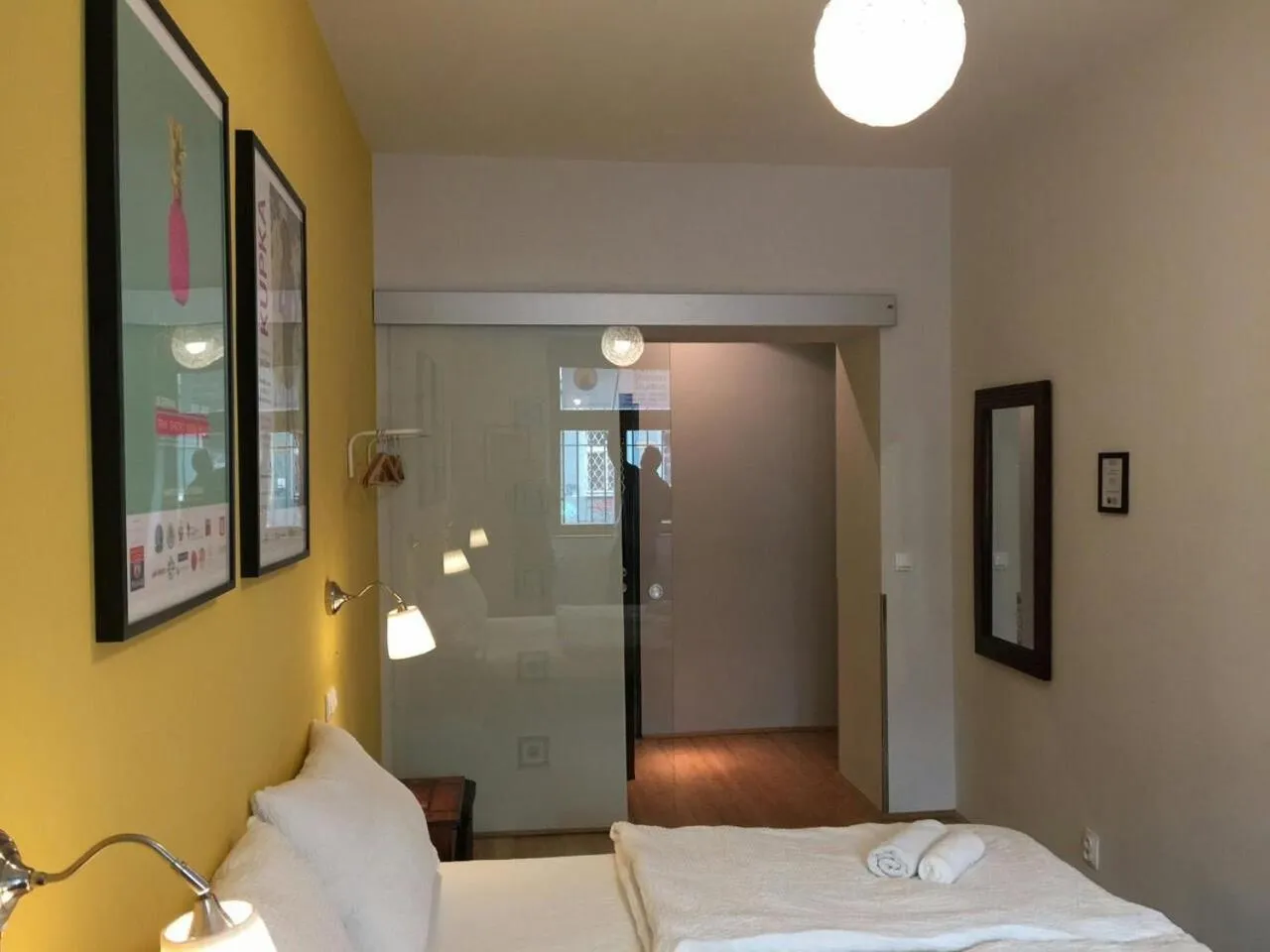 Bedroom, Bed in Central Studios