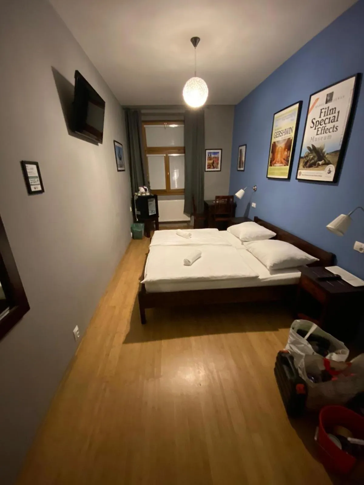 Bedroom, Bed in Central Studios