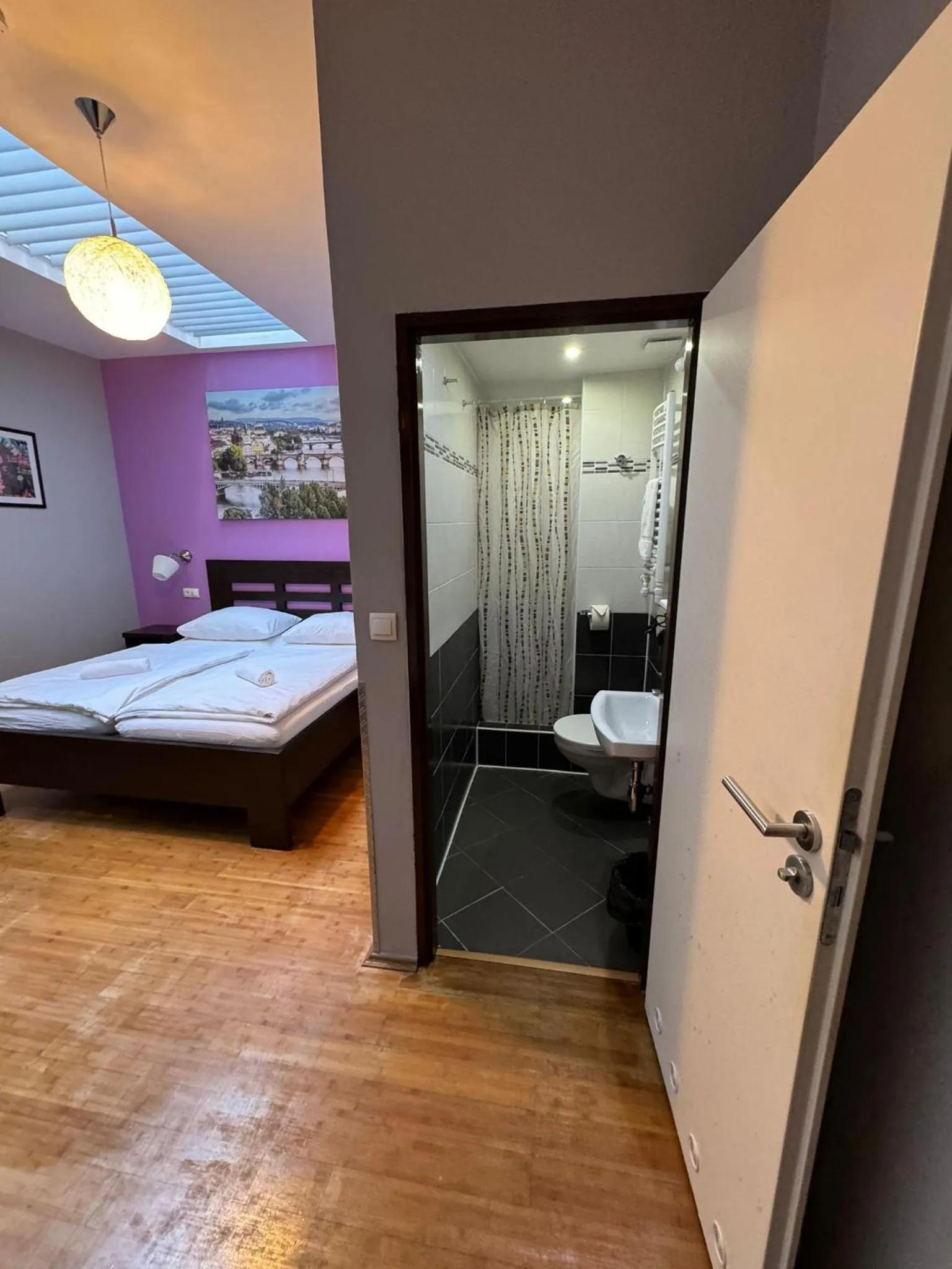 Bedroom, Bed in Central Studios