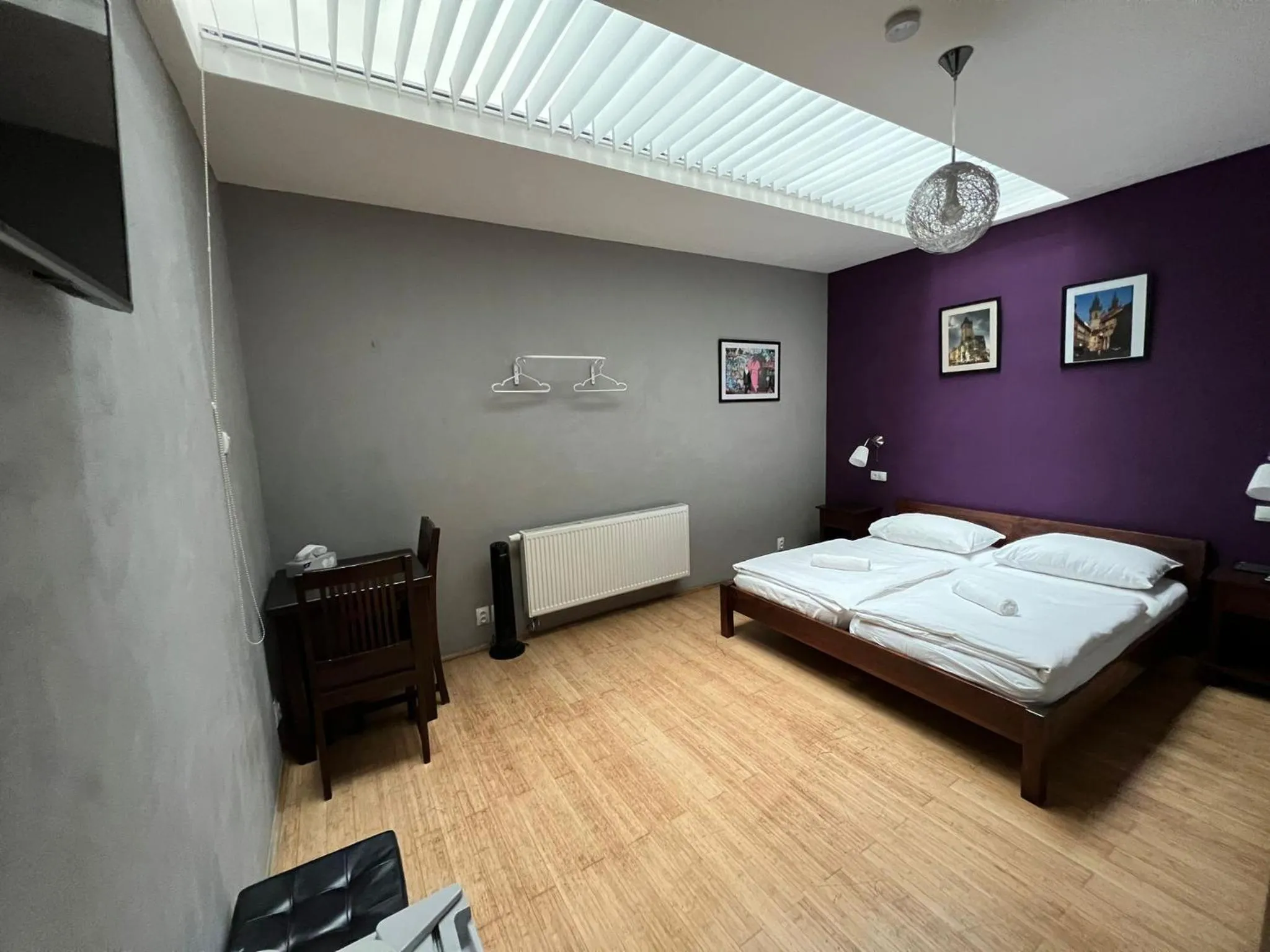 Bedroom, Bed in Central Studios