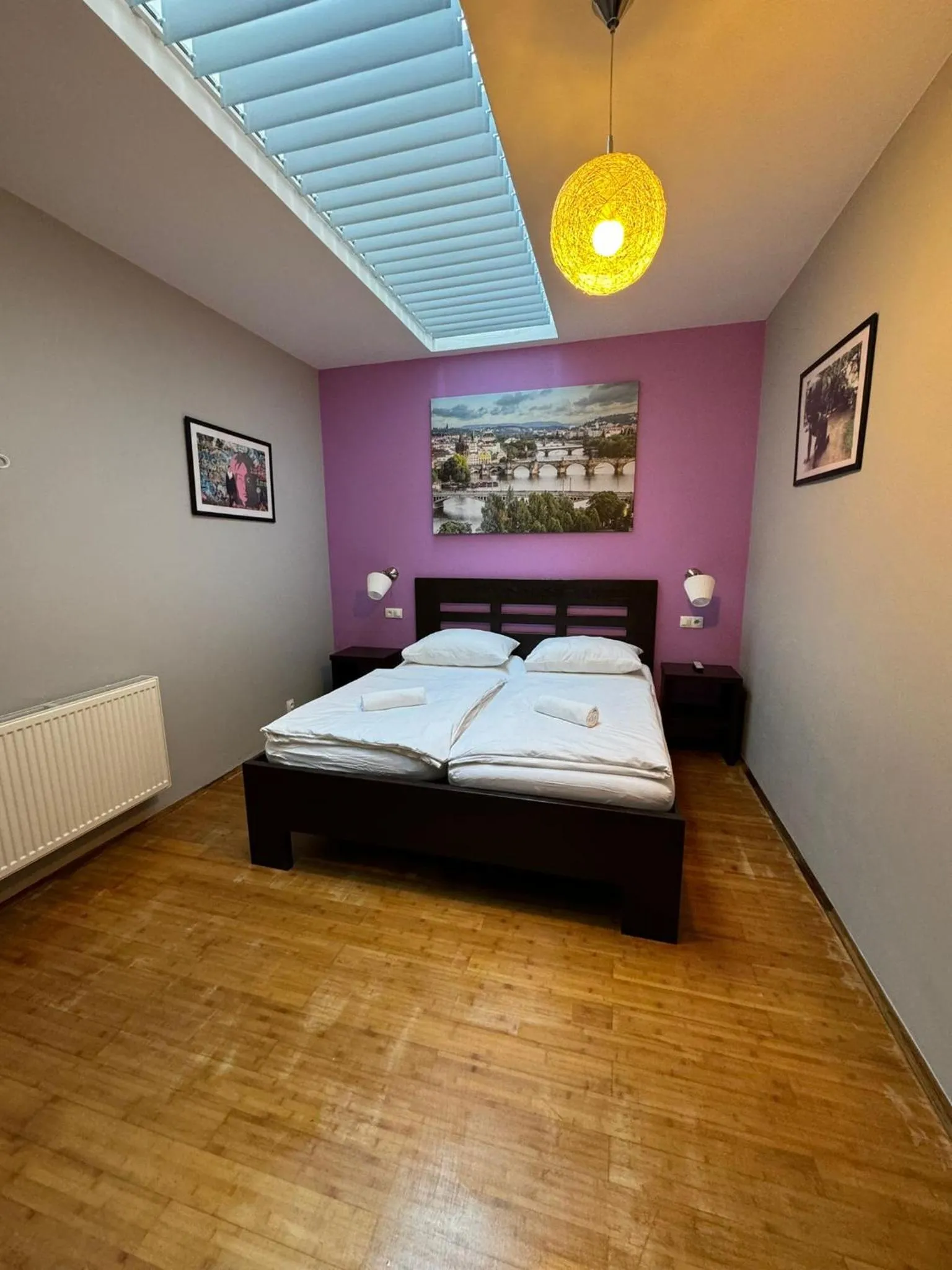 Bedroom, Bed in Central Studios