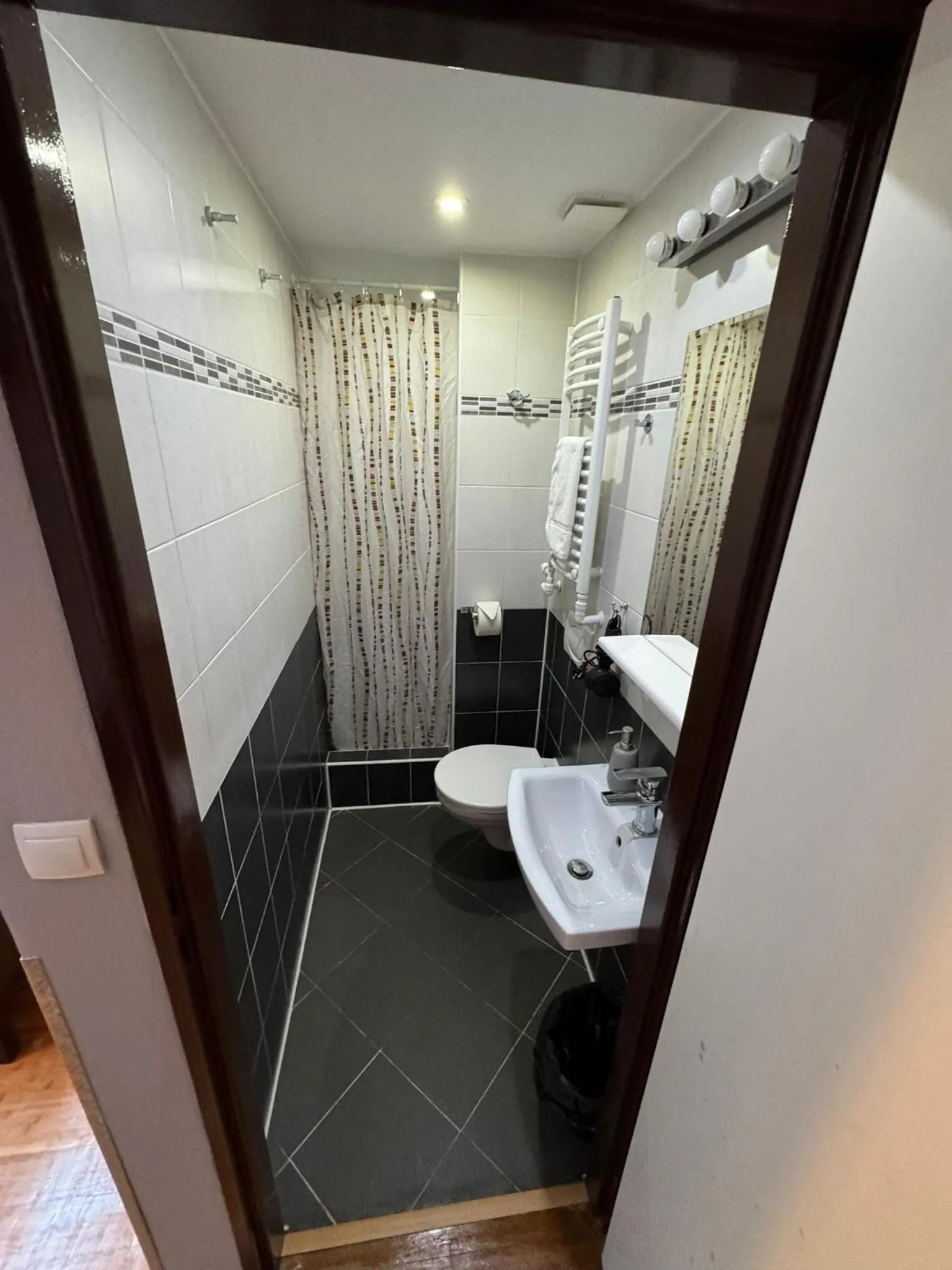 Bathroom in Central Studios