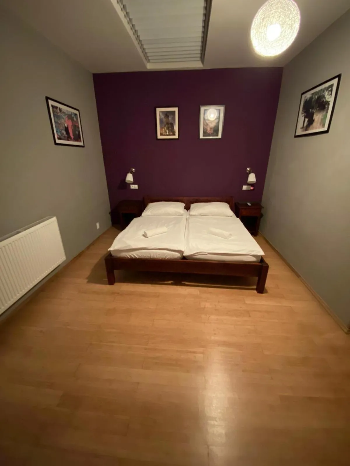 Bedroom, Bed in Central Studios