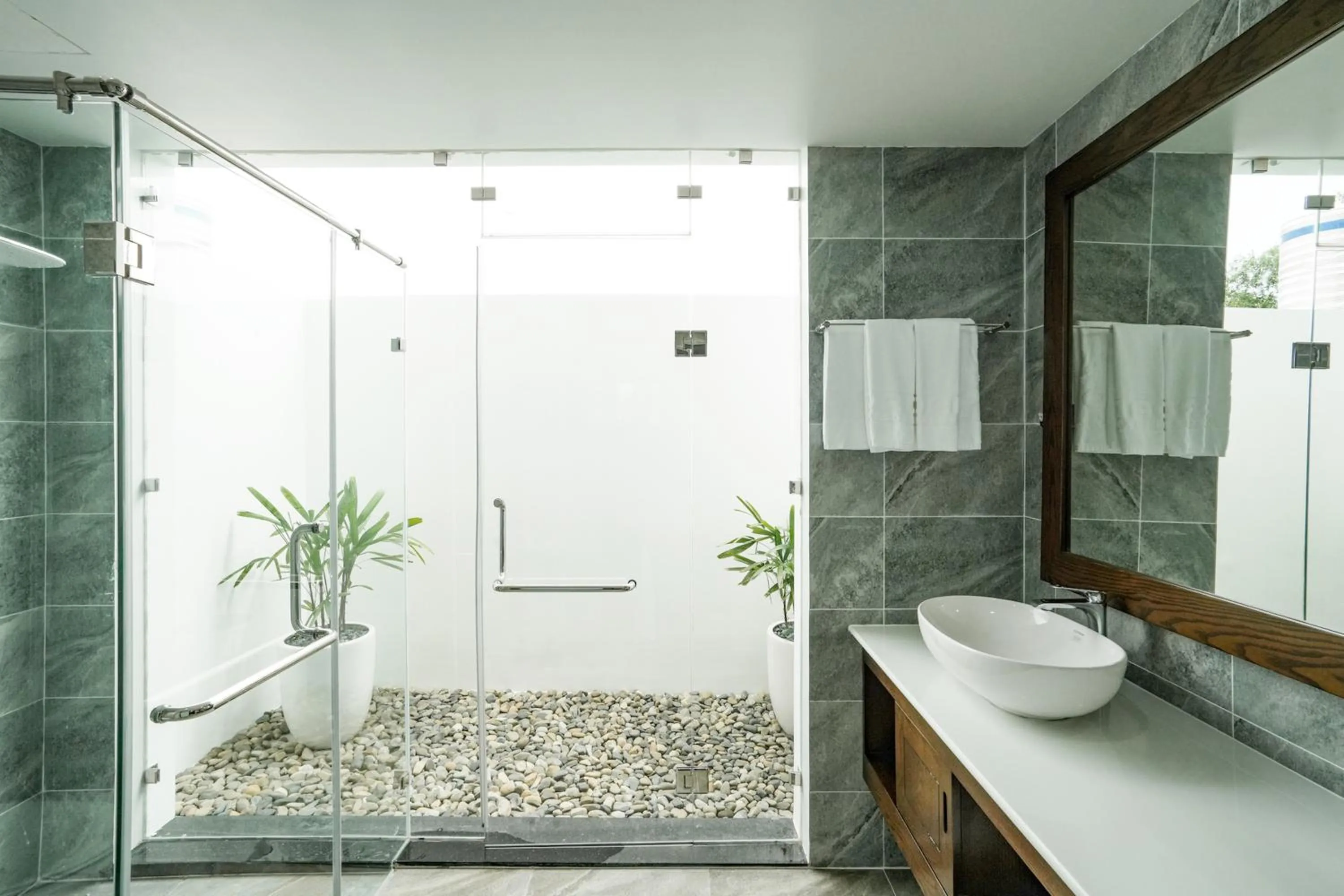 Bathroom in DAD Resort Phú Quốc