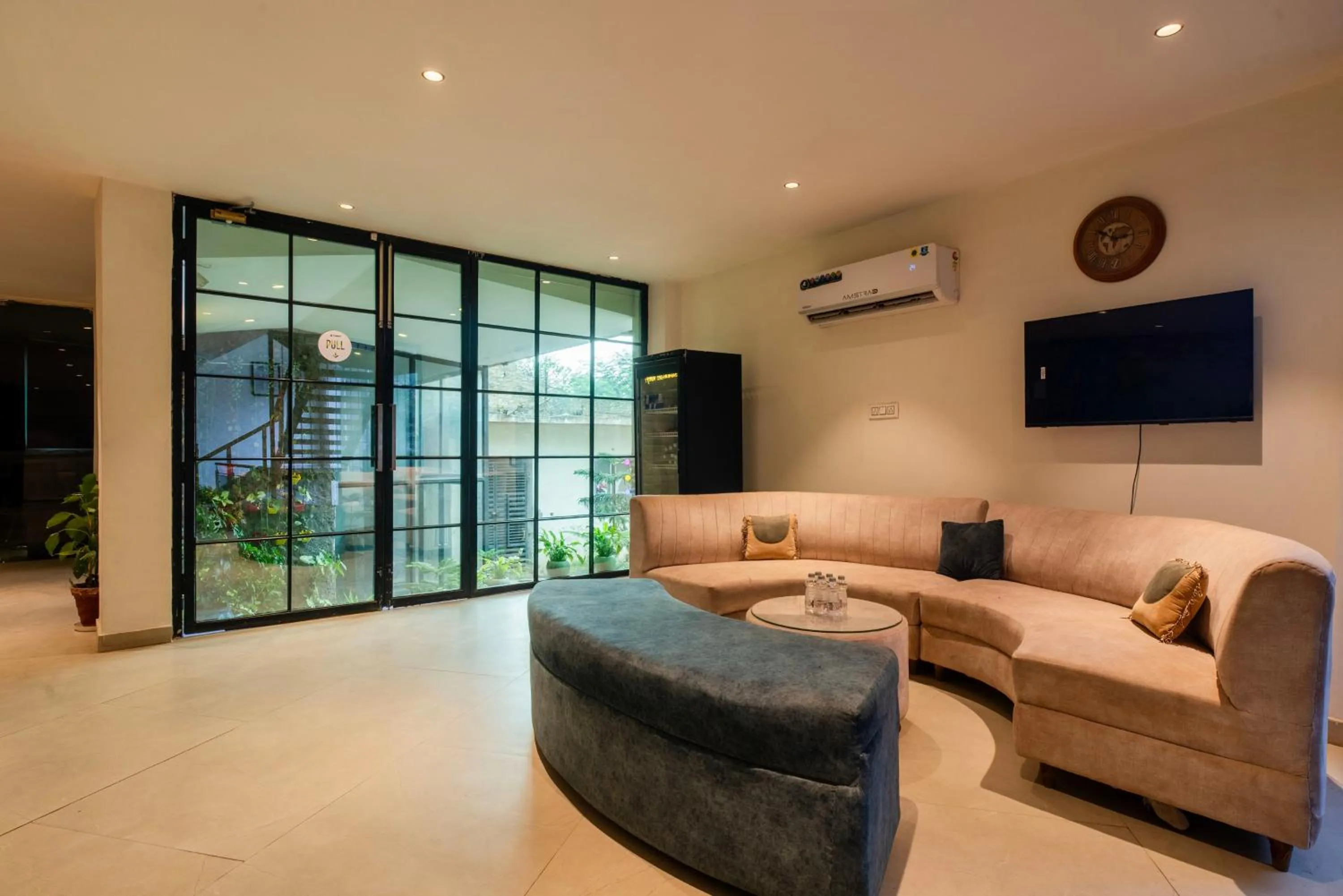 Seating area in Treebo The Mountain Deer Valley Near PGI