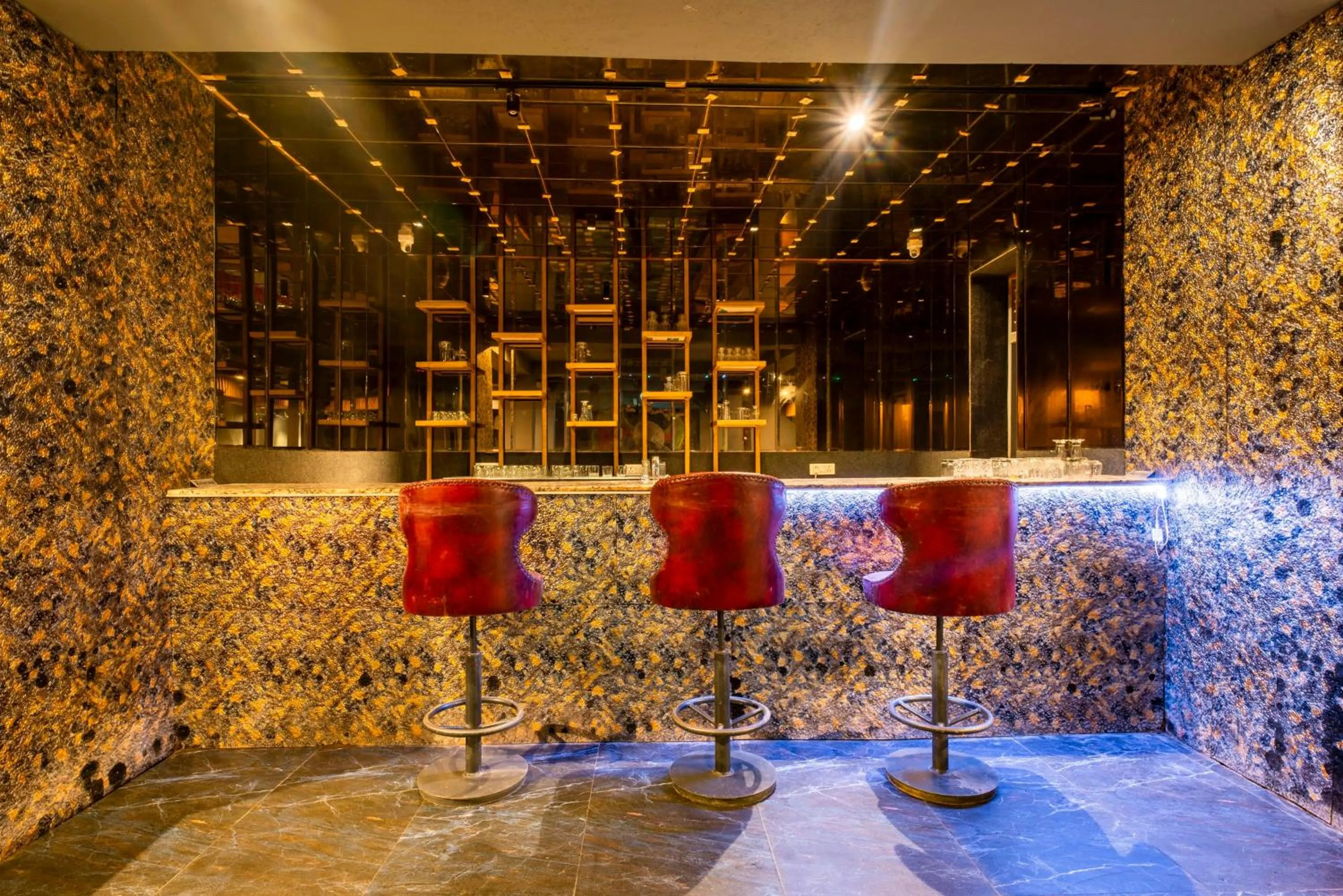 Lounge or bar in Treebo The Mountain Deer Valley Near PGI