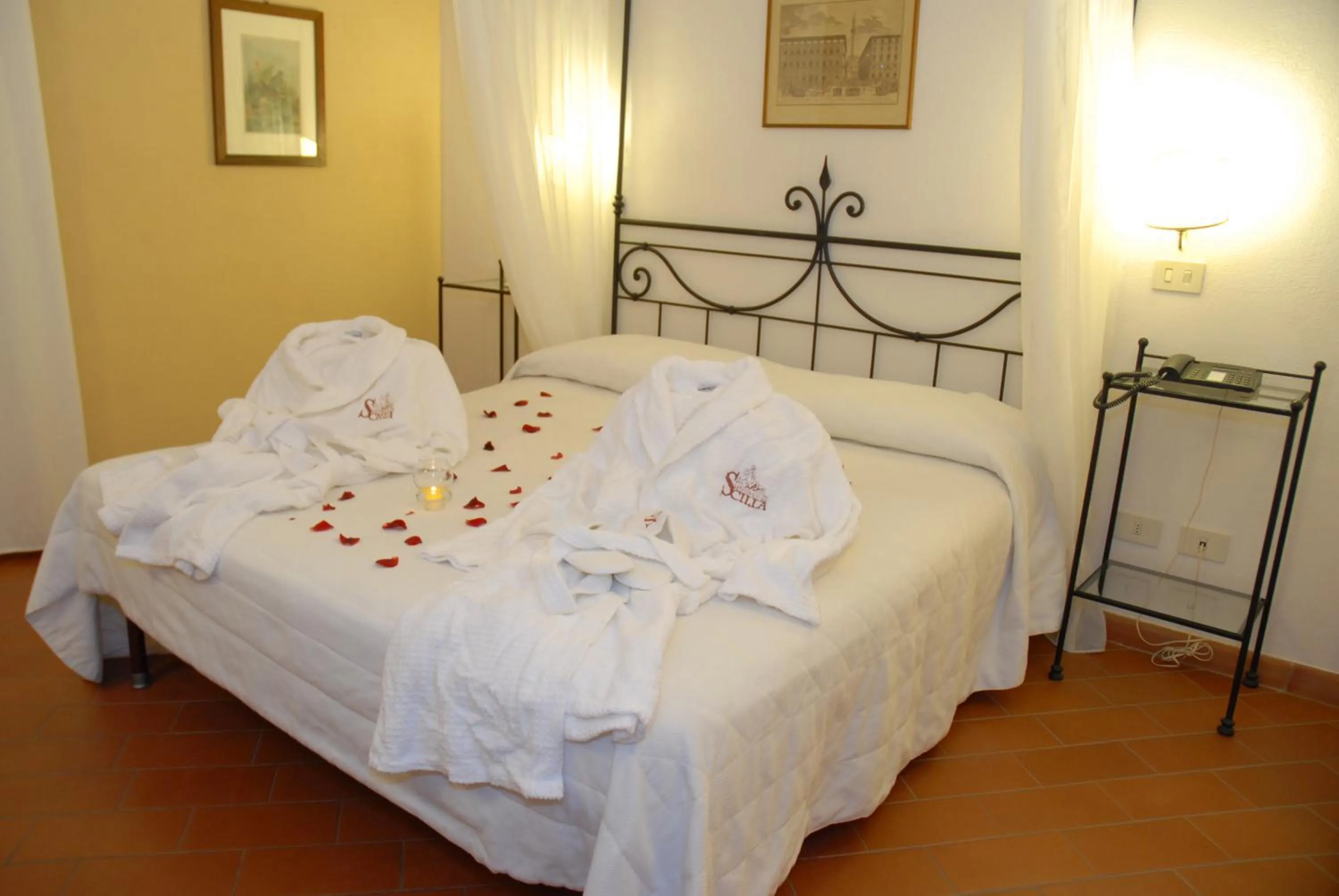 Bed in Hotel Scilla