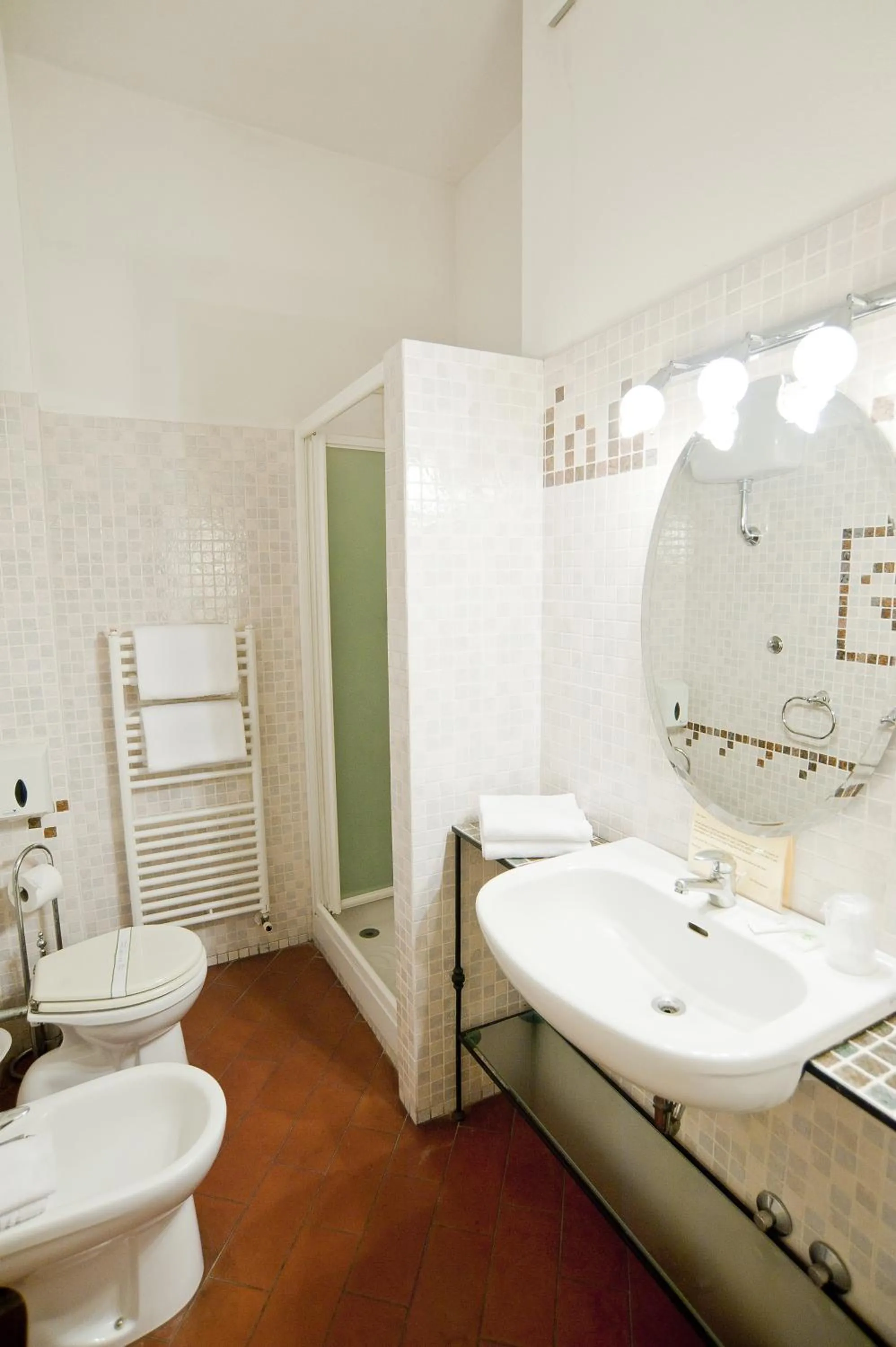 Toilet in Hotel Scilla