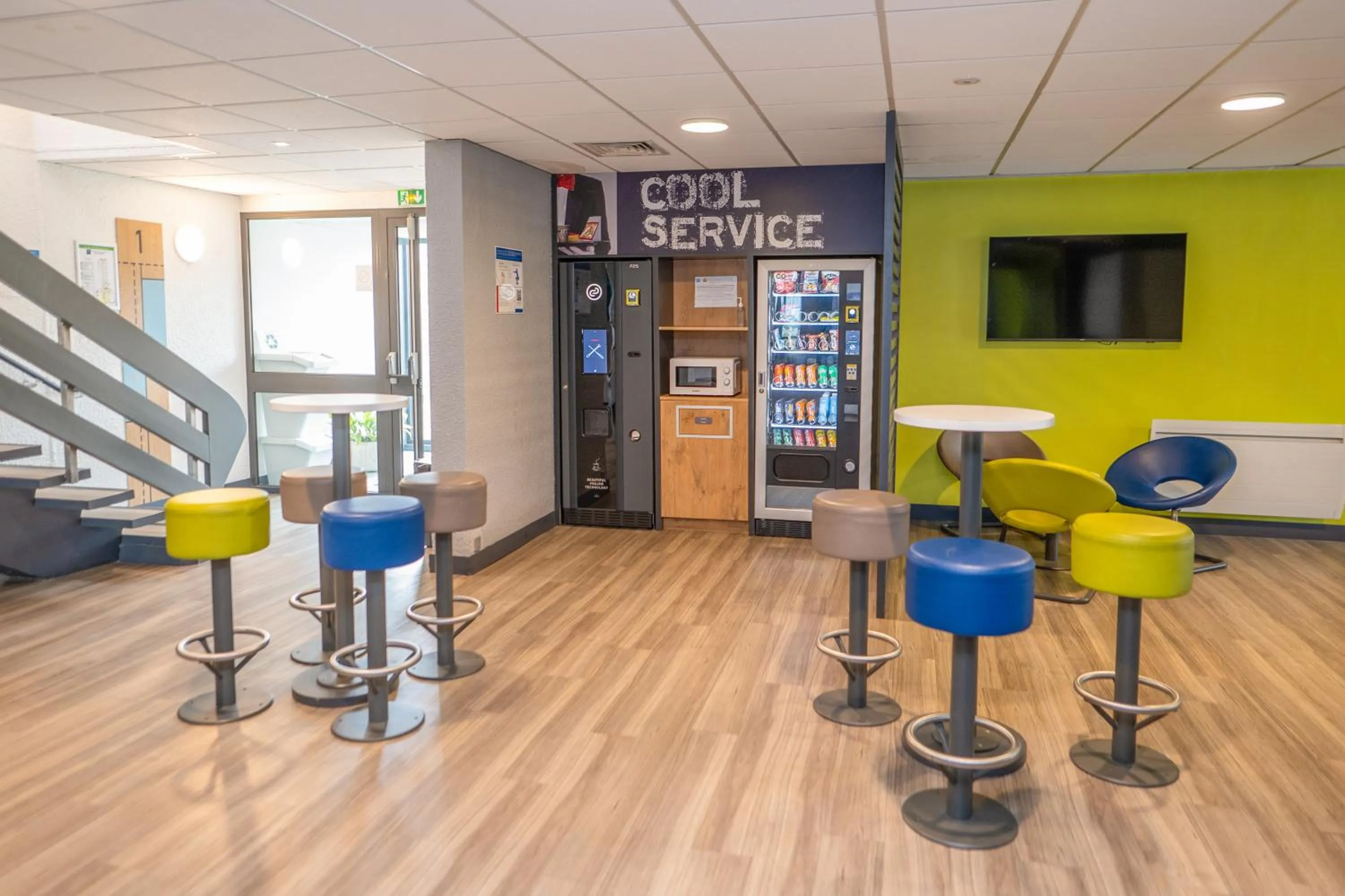 TV and multimedia in Ibis budget Brest Sud Plougastel - Hôtel rénové