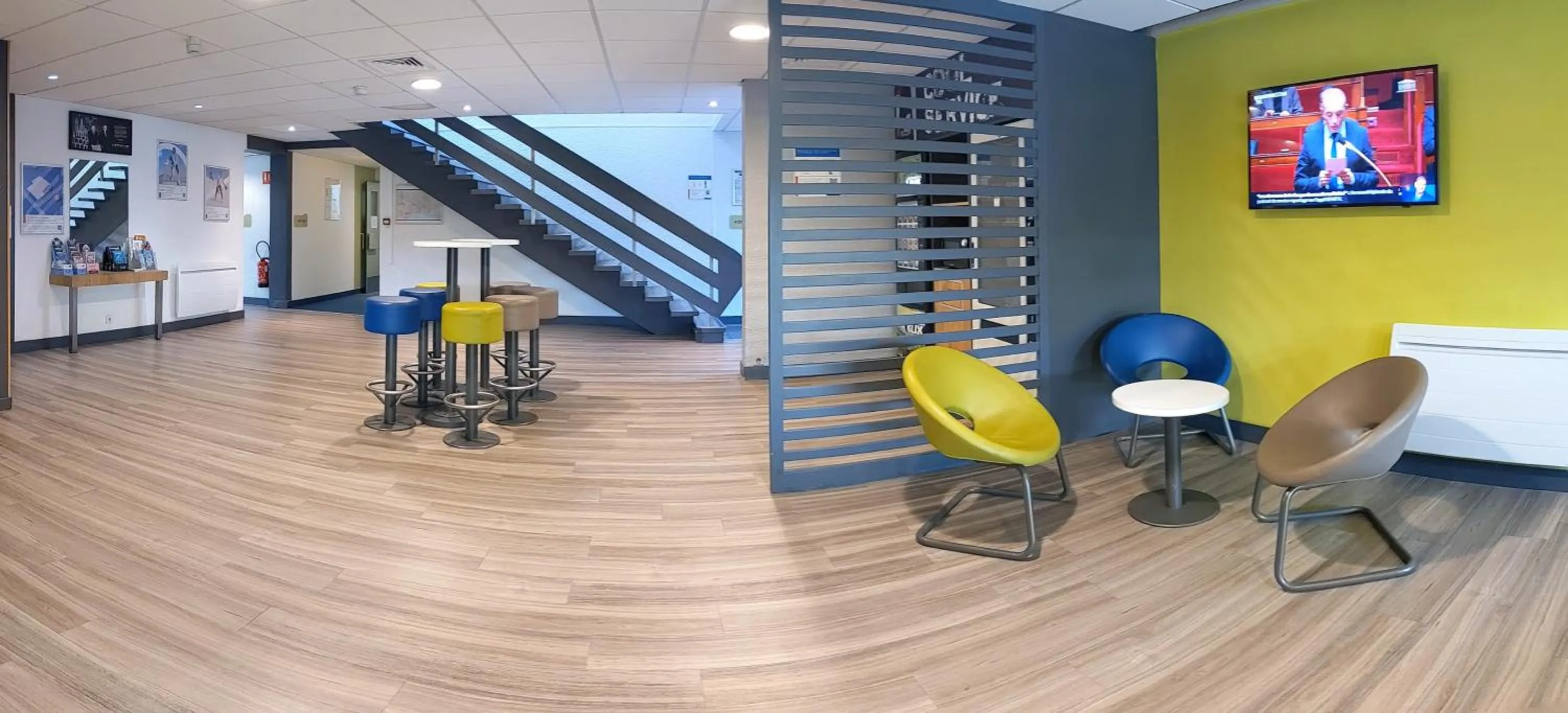 Seating area in Ibis budget Brest Sud Plougastel - Hôtel rénové