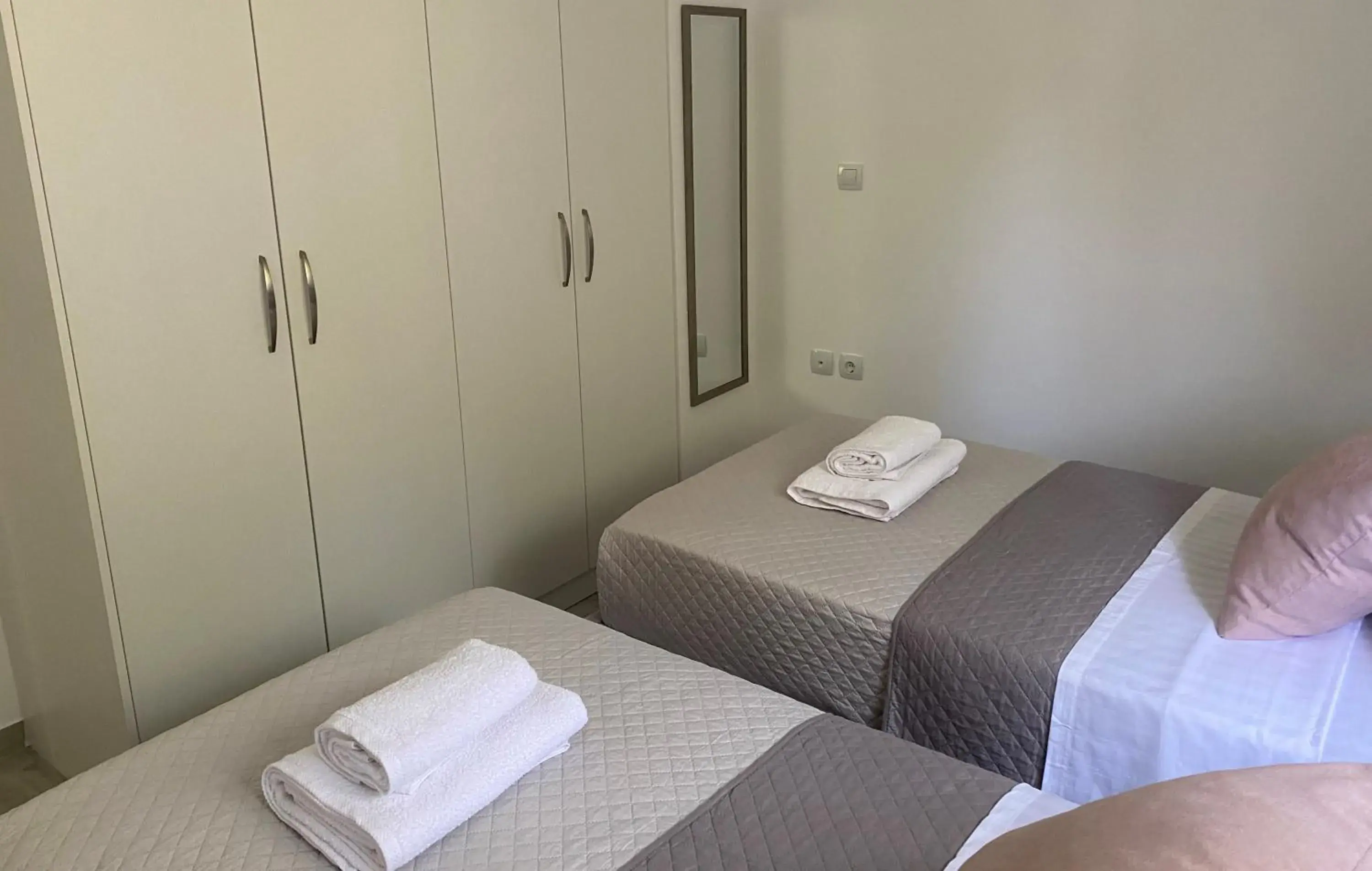Two-Bedroom Apartment in Melinta Stay - Apartment near ATH Airport, Rafina Port & Beach Two-Bedroom Apartment in Melinta Stay - Apartment near ATH Airport, Rafina Port & Beach