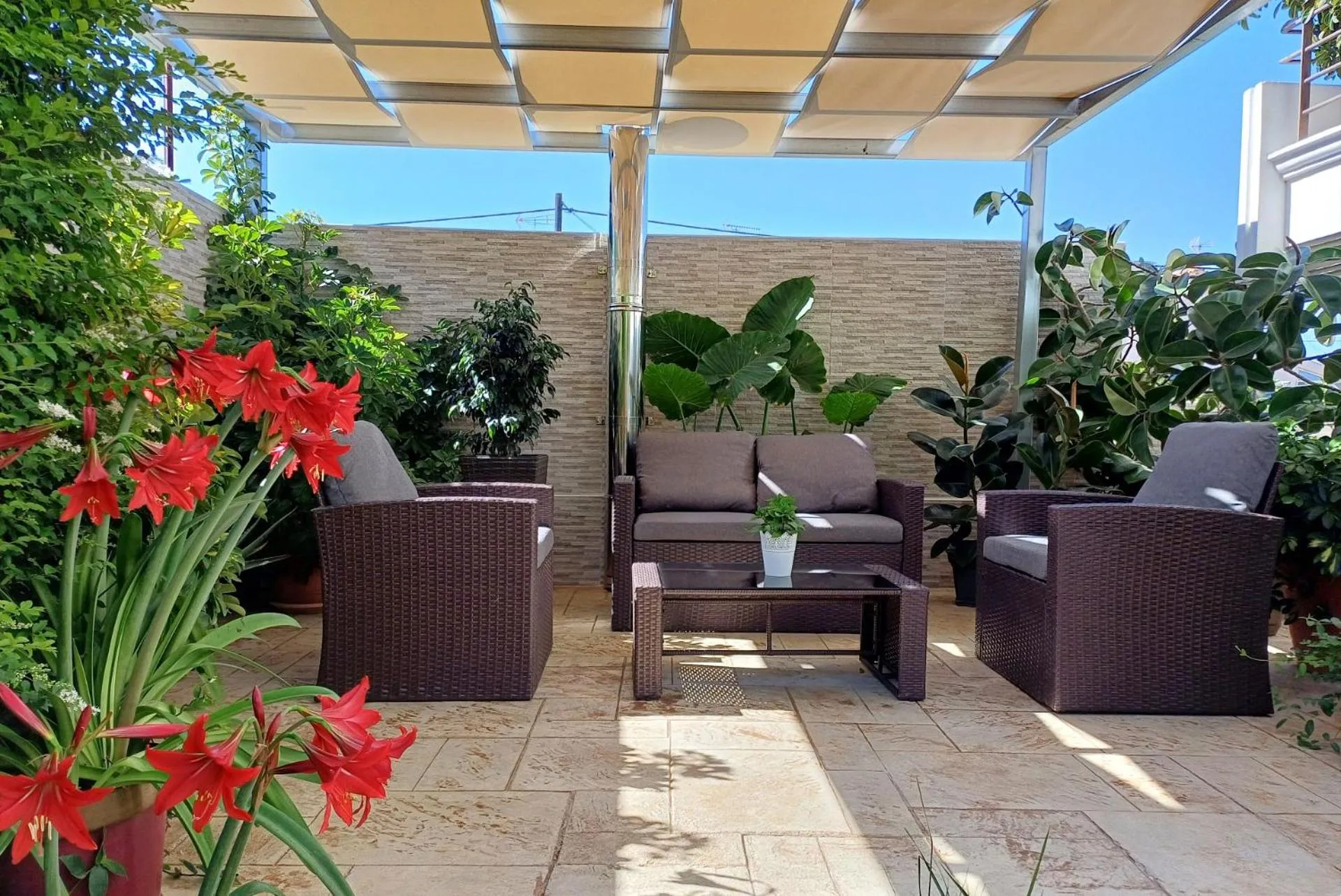 Melinta Stay - Apartment near ATH Airport, Rafina Port & Beach